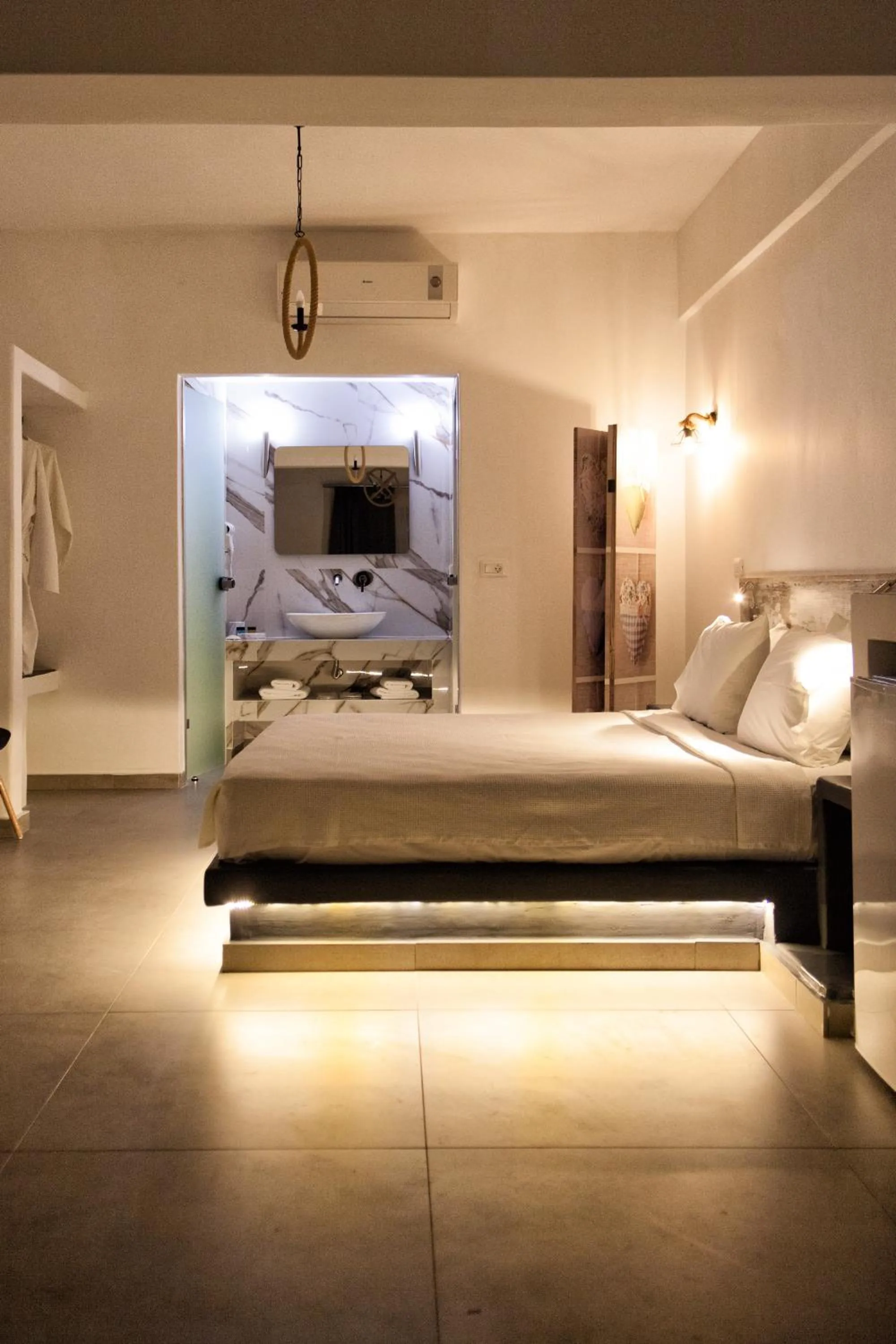 Shower, Bed in Villa Galaxy Santorini