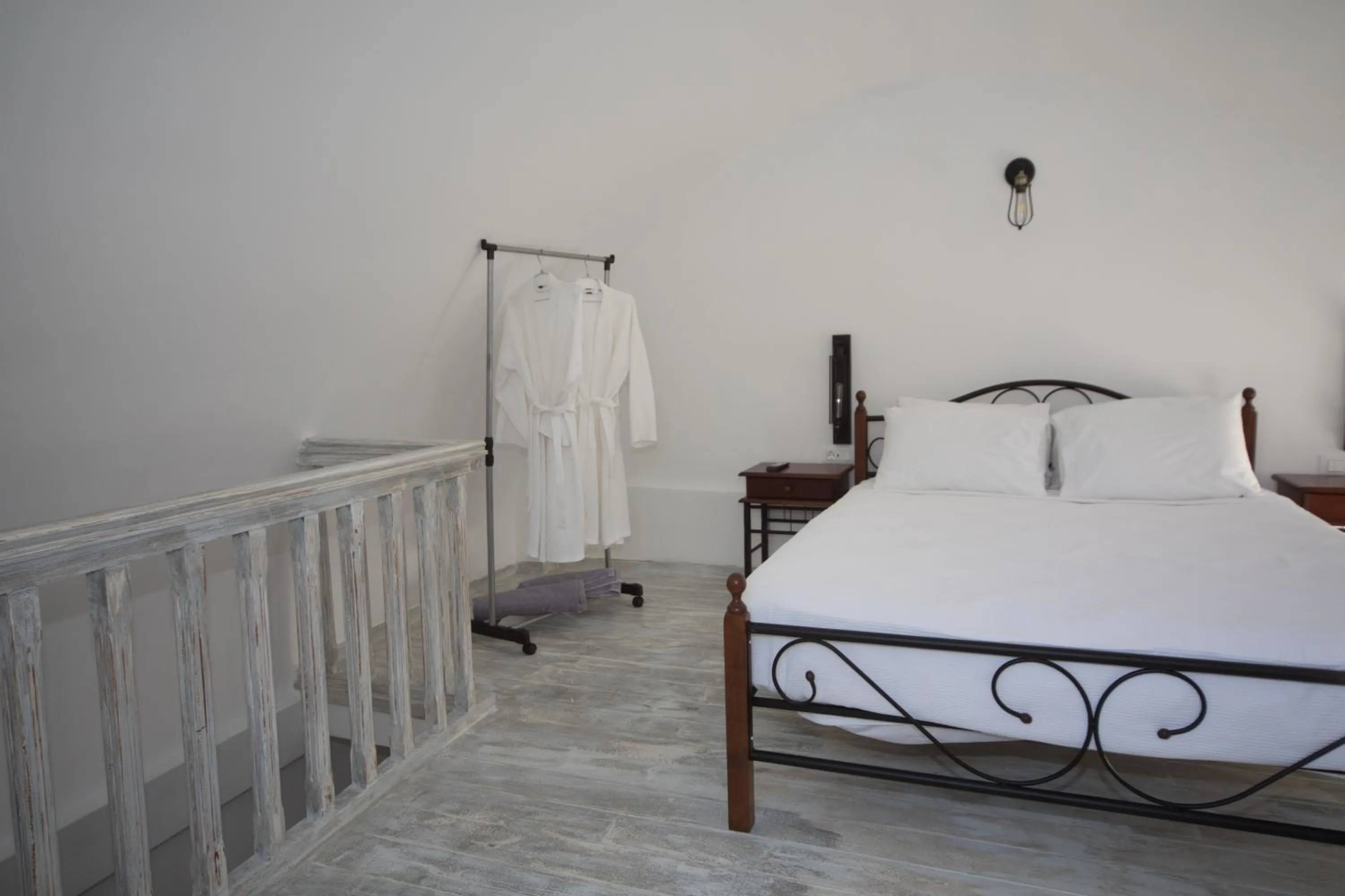 Bed in Villa Galaxy Santorini