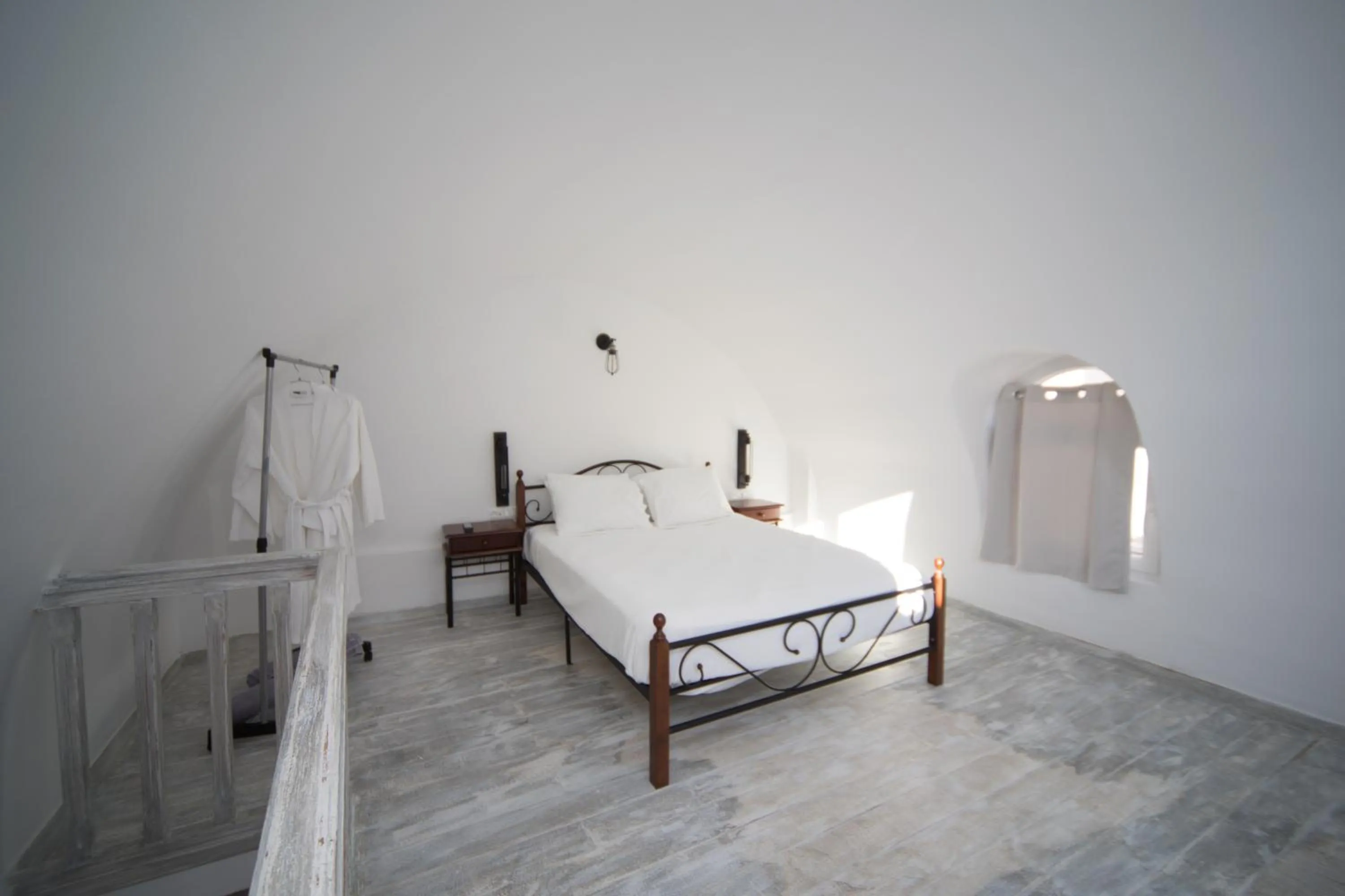 Bed in Villa Galaxy Santorini