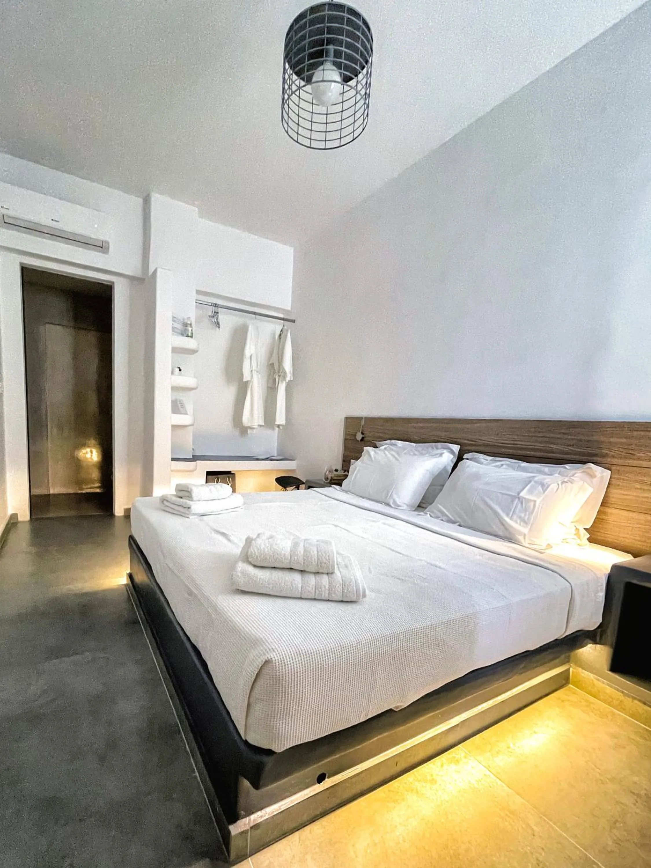 Bed in Villa Galaxy Santorini