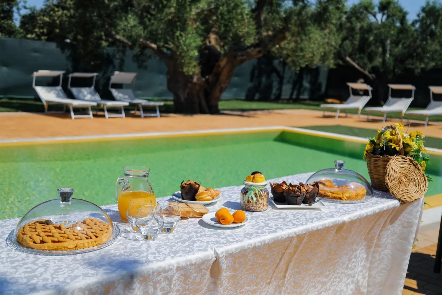 Food and drinks in Hotel Eden