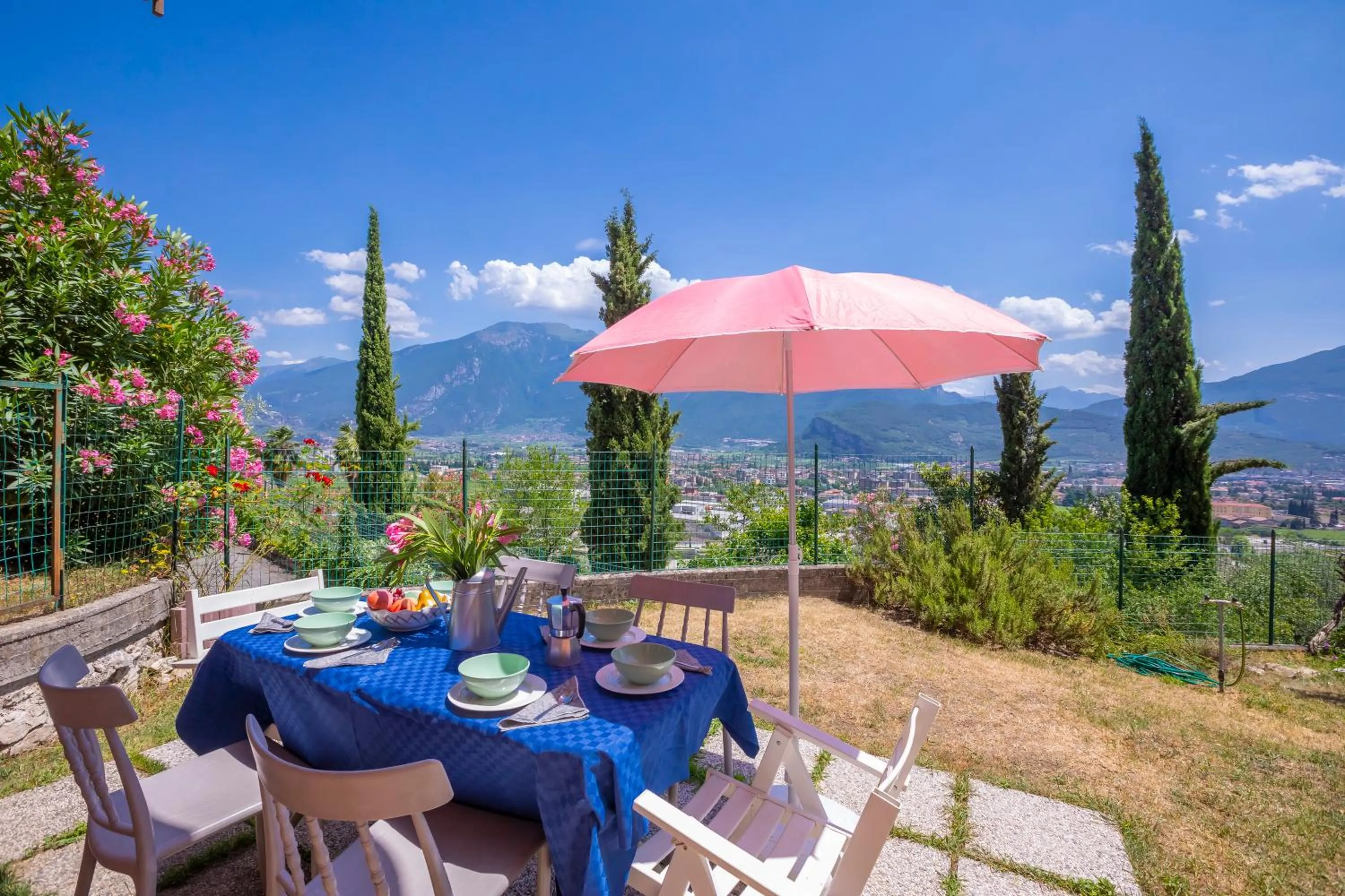 Dining area in Casa Turchese - Happy Rentals