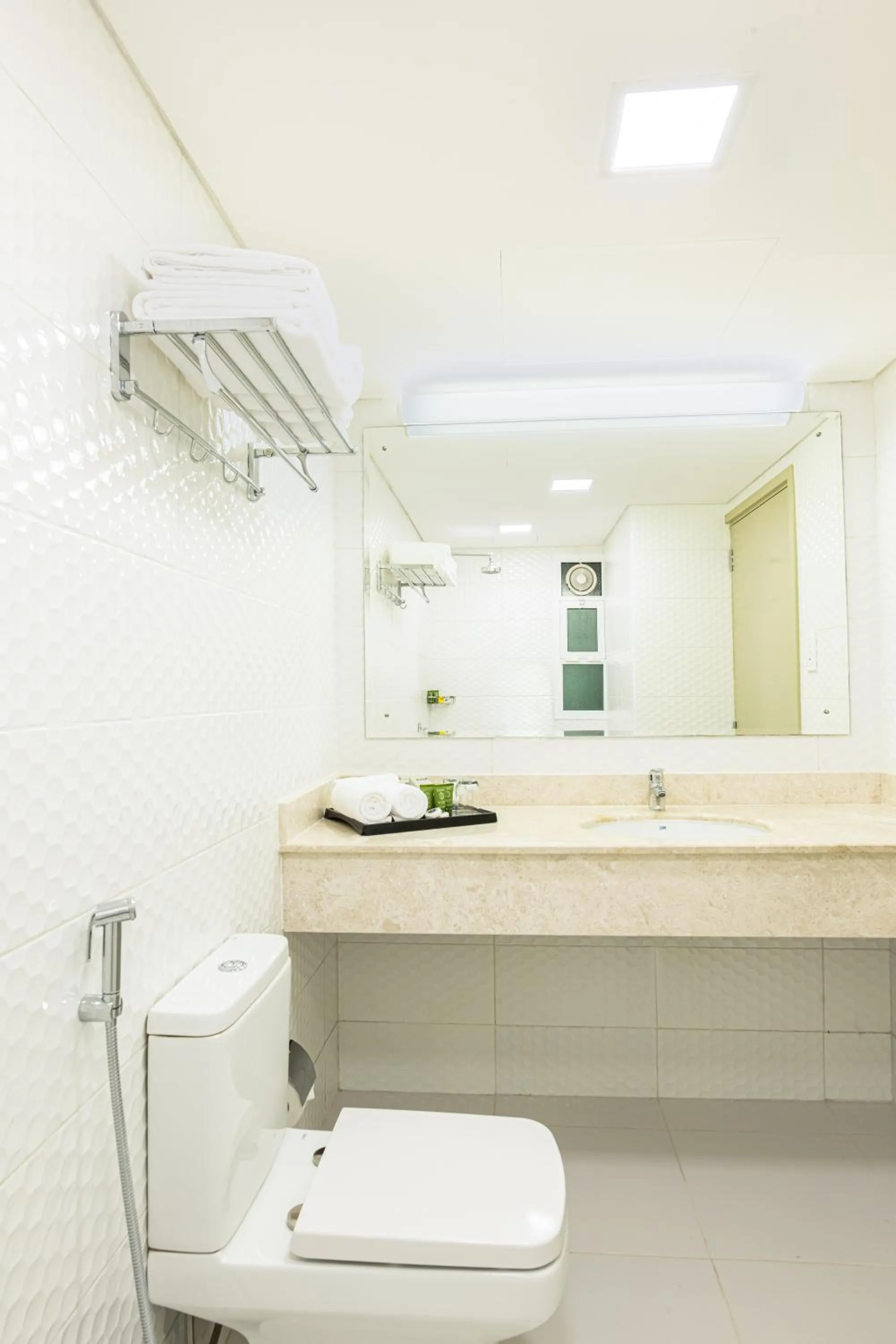 Shower in Atana Stay Al Ashkara