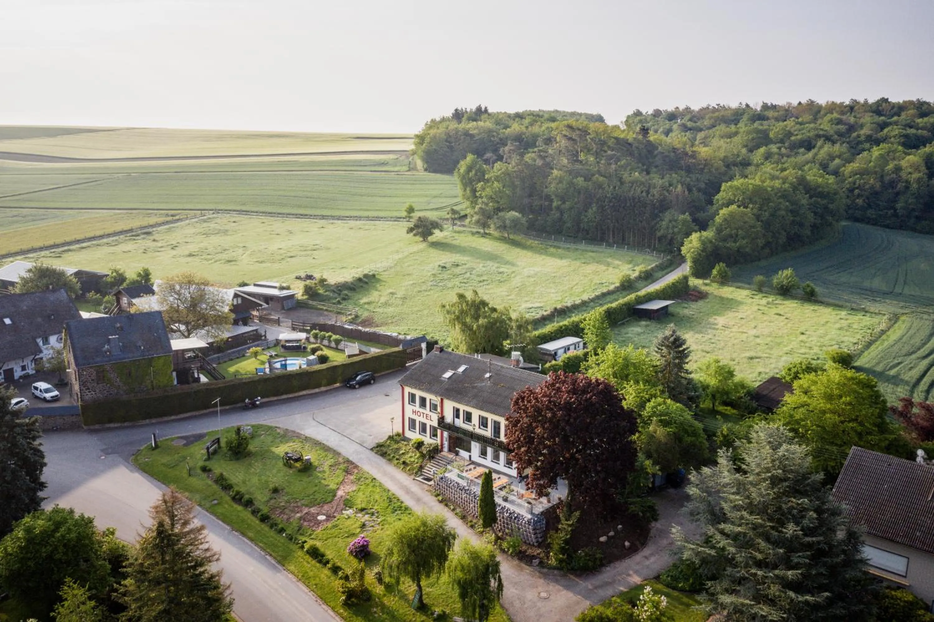 Property building in Landhaus vor Burg Eltz