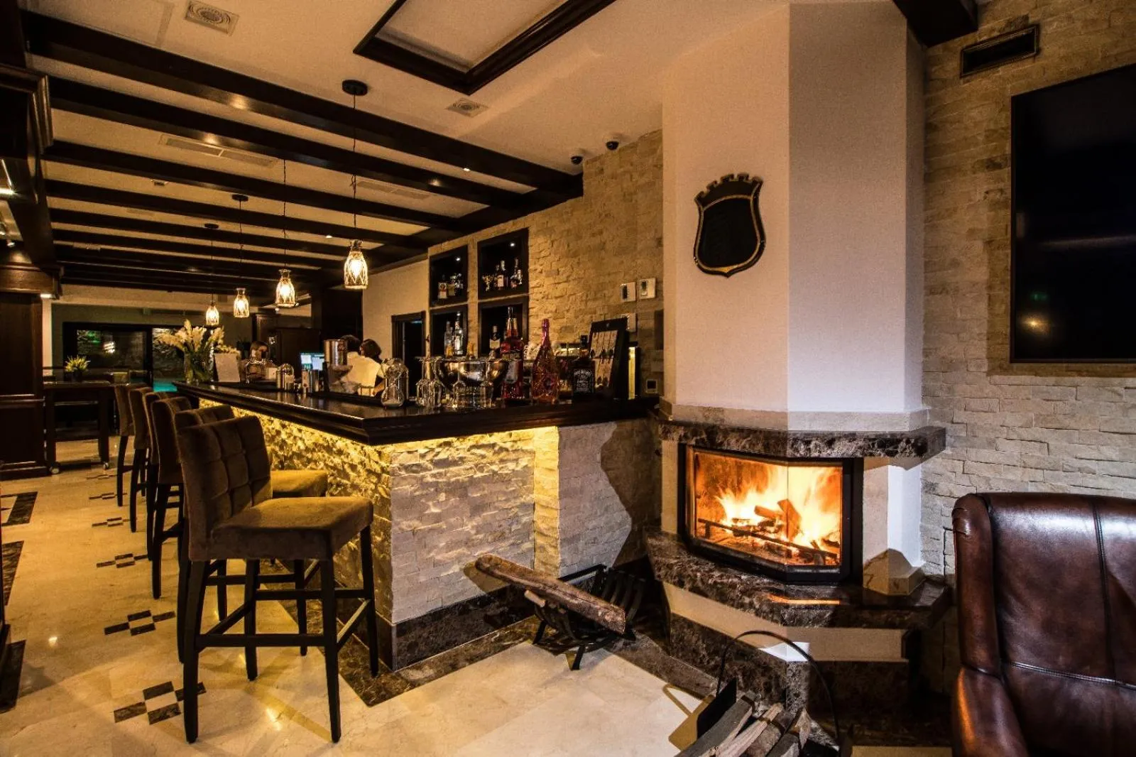 Restaurant/places to eat in Castelnor