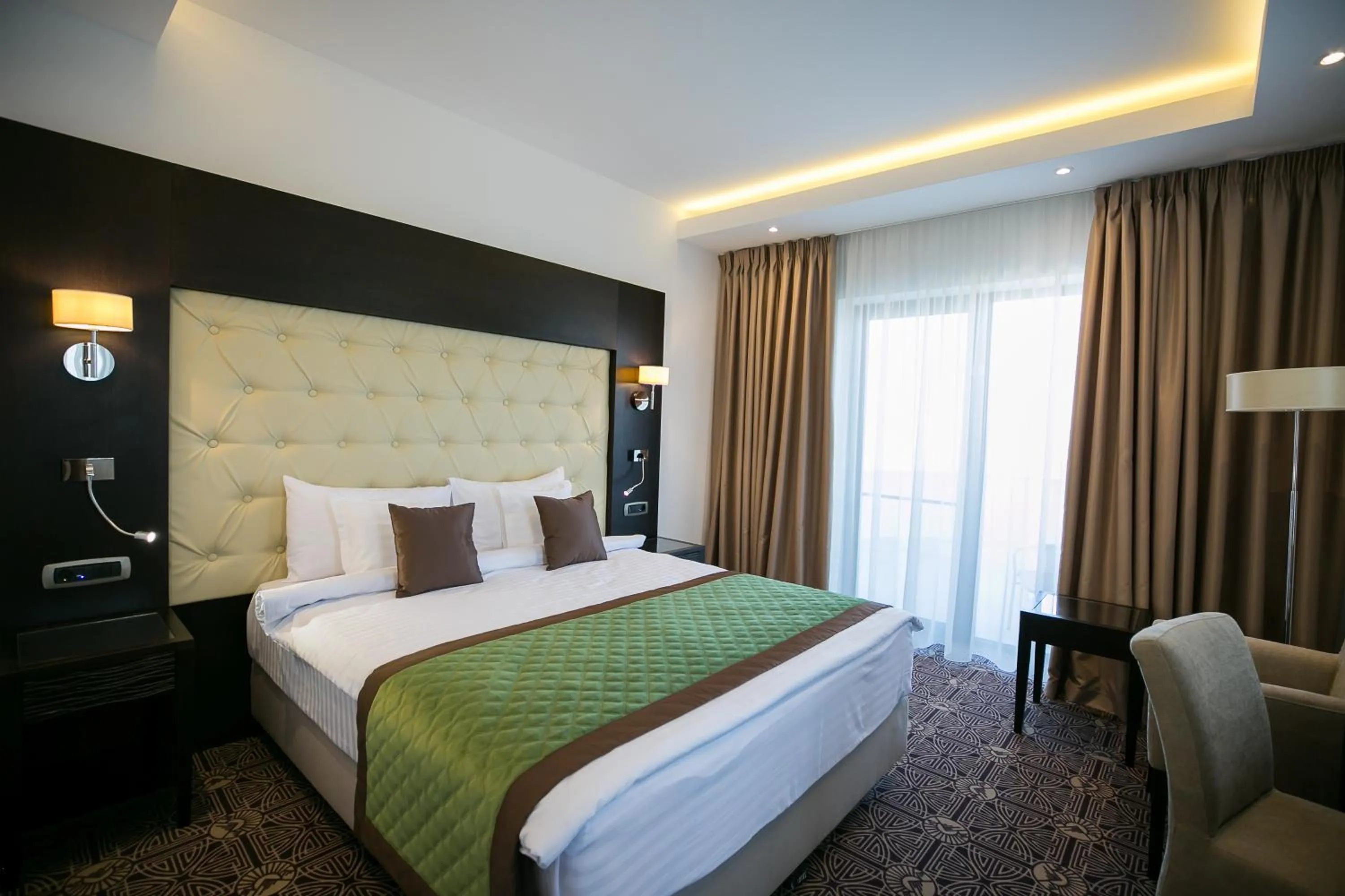 Photo of the whole room, Bed in Castelnor