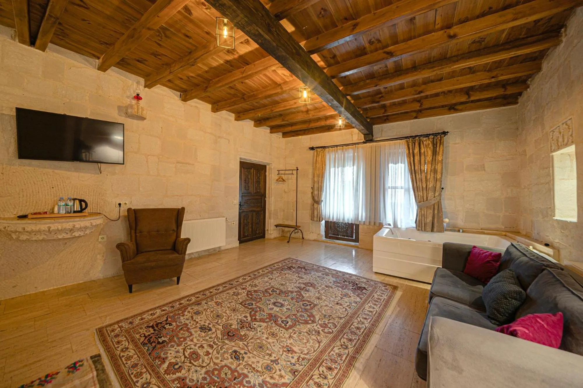 Communal lounge/ TV room in Corner İn Cappadocia