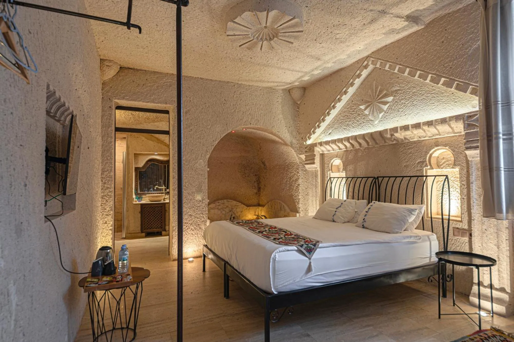 TV and multimedia, Bed in Corner İn Cappadocia