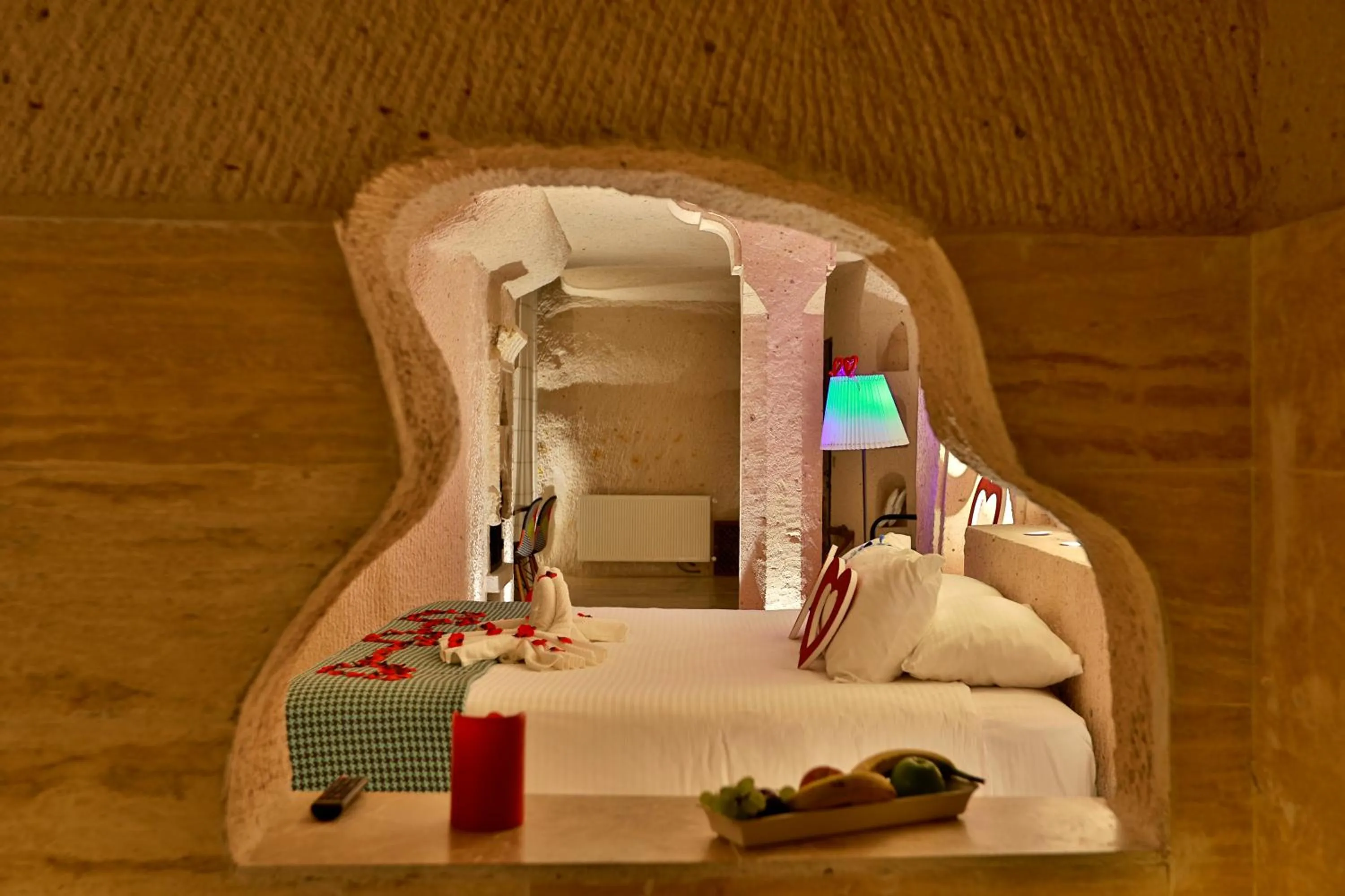 Bedroom, Bed in Corner İn Cappadocia