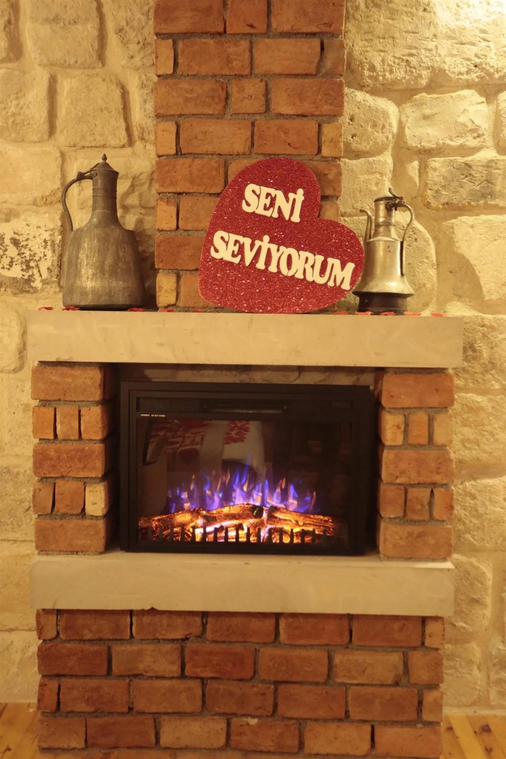 flat iron in Corner İn Cappadocia