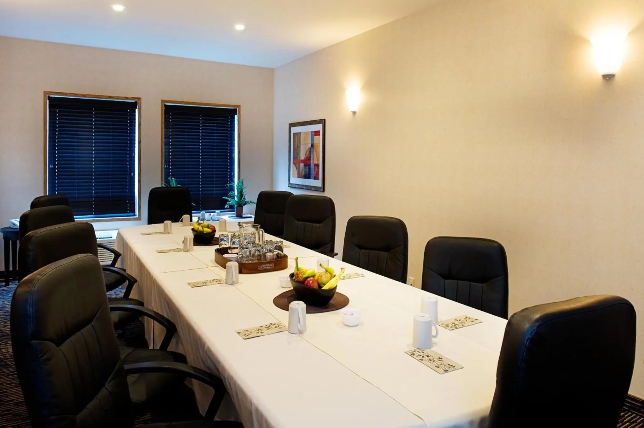 Meeting/conference room in Holiday Inn Express & Suites-Regina-South by IHG