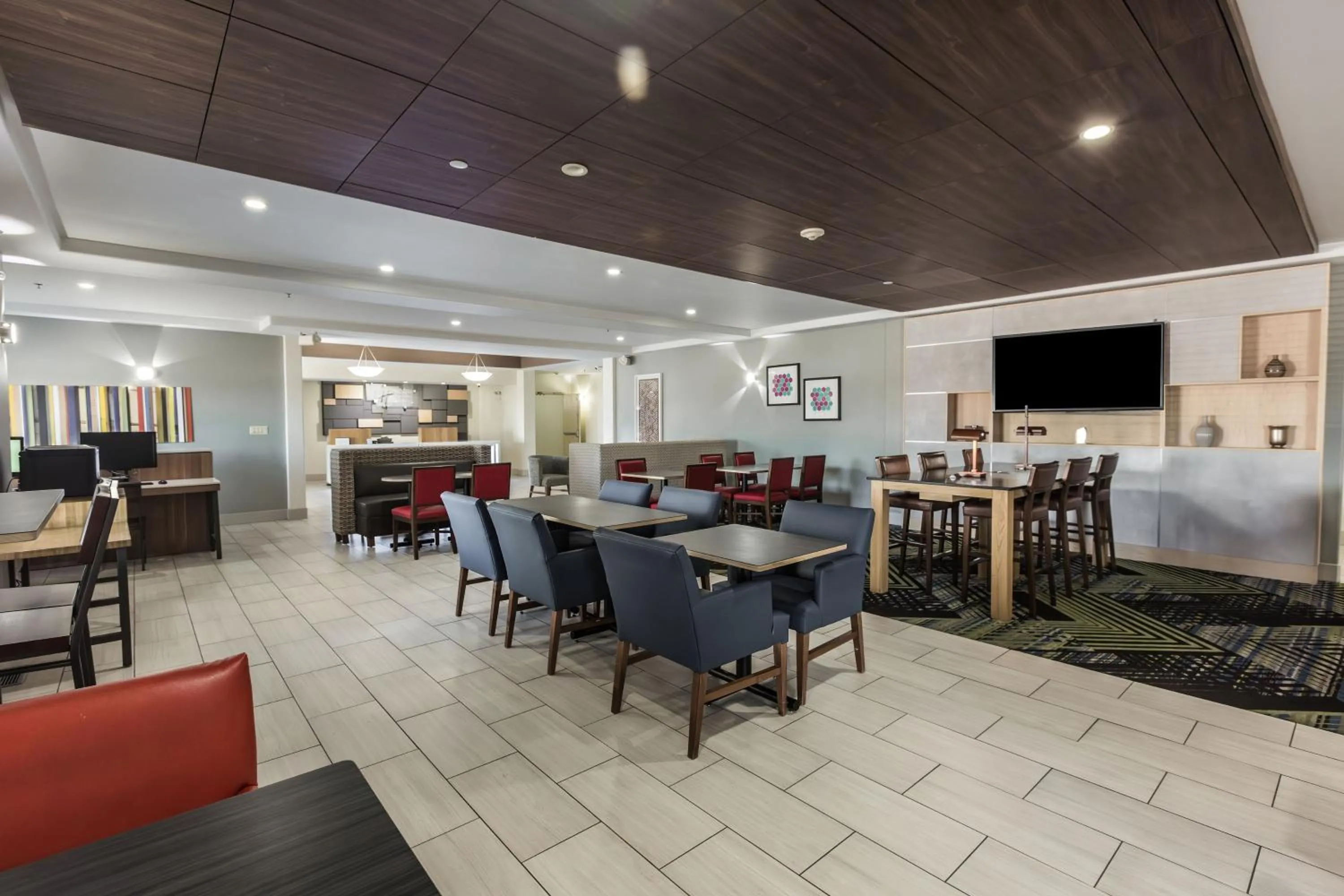 Holiday Inn Express & Suites-Regina-South by IHG