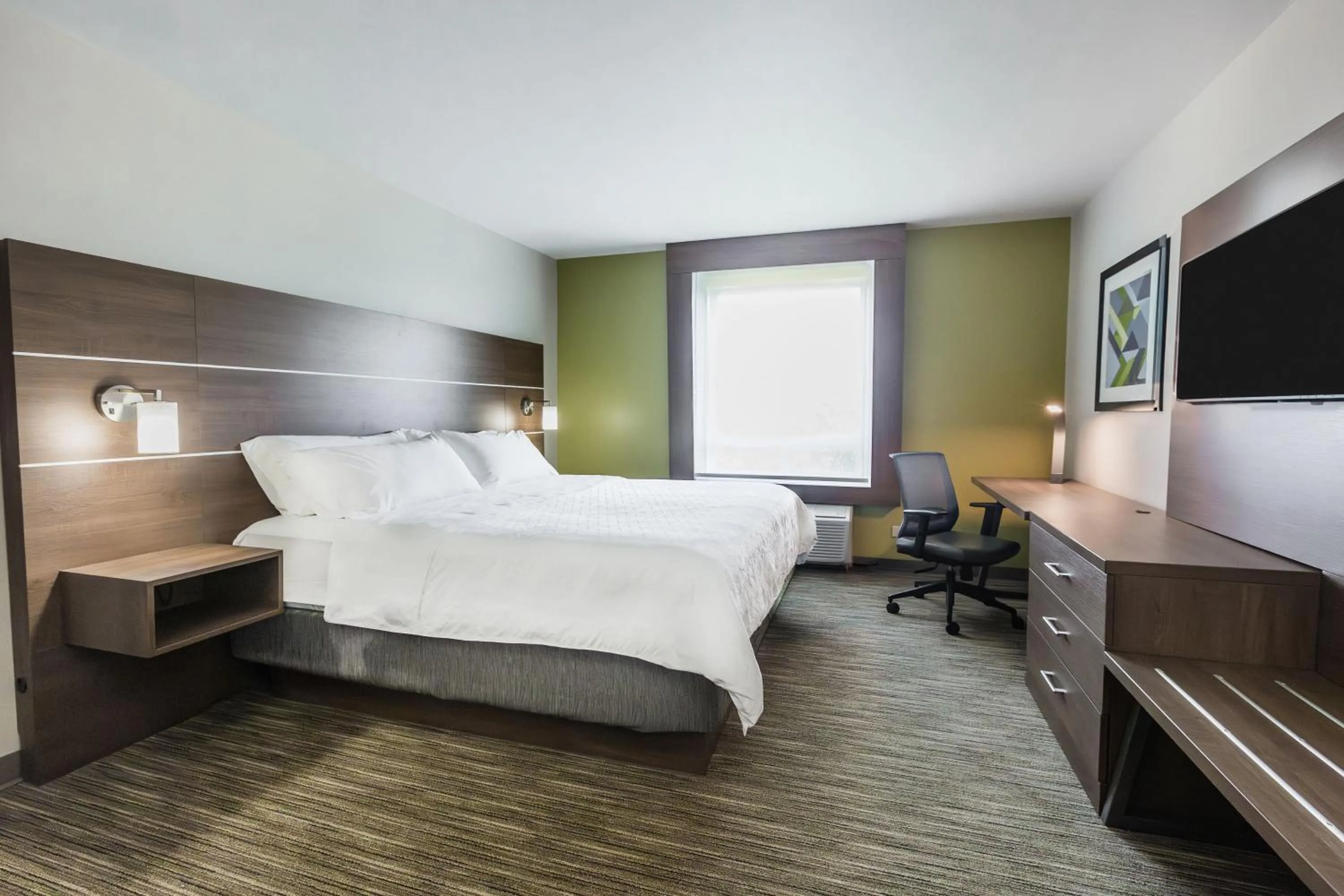 Bed in Holiday Inn Express & Suites-Regina-South by IHG