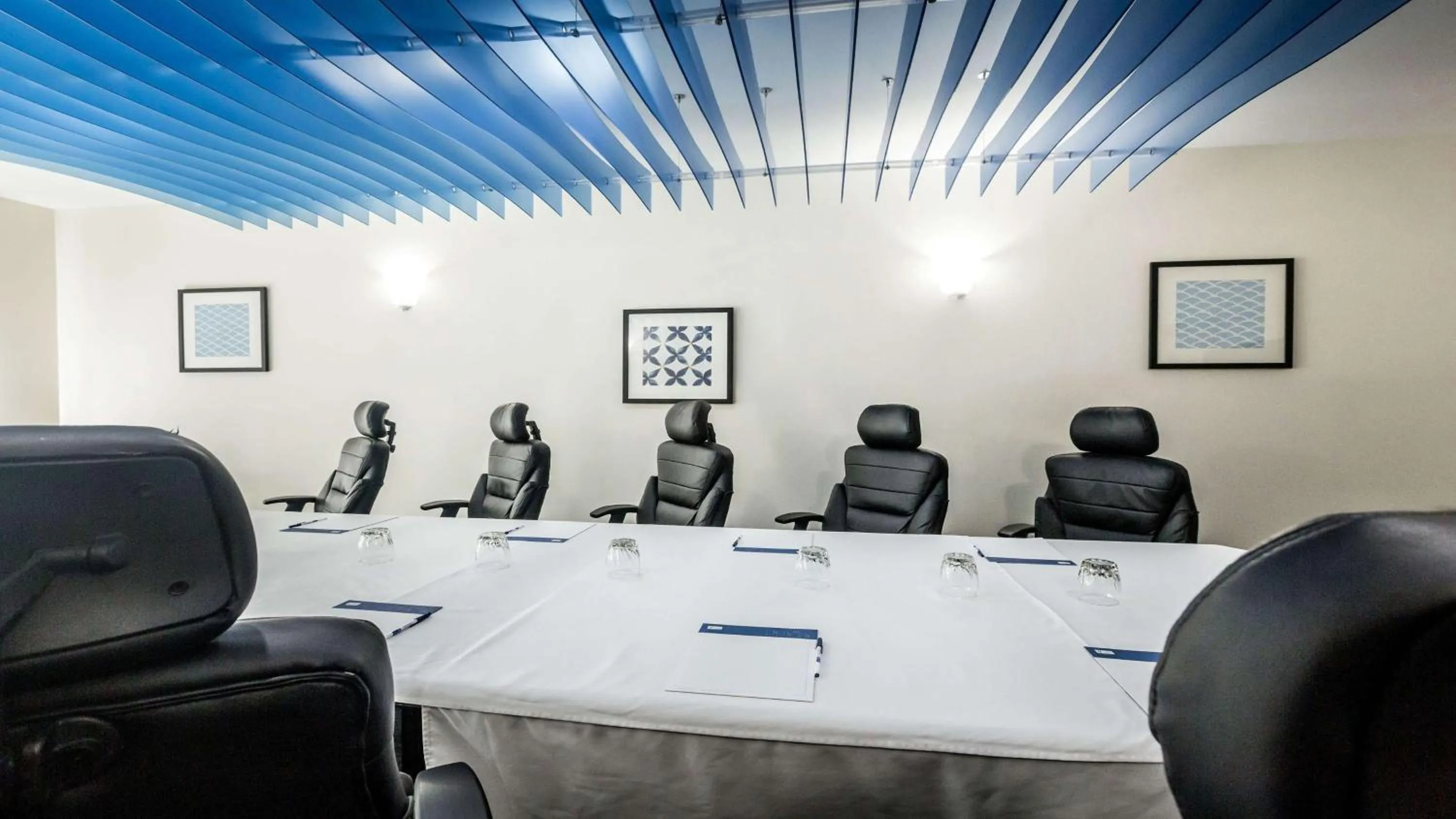 Meeting/conference room in Holiday Inn Express & Suites-Regina-South by IHG