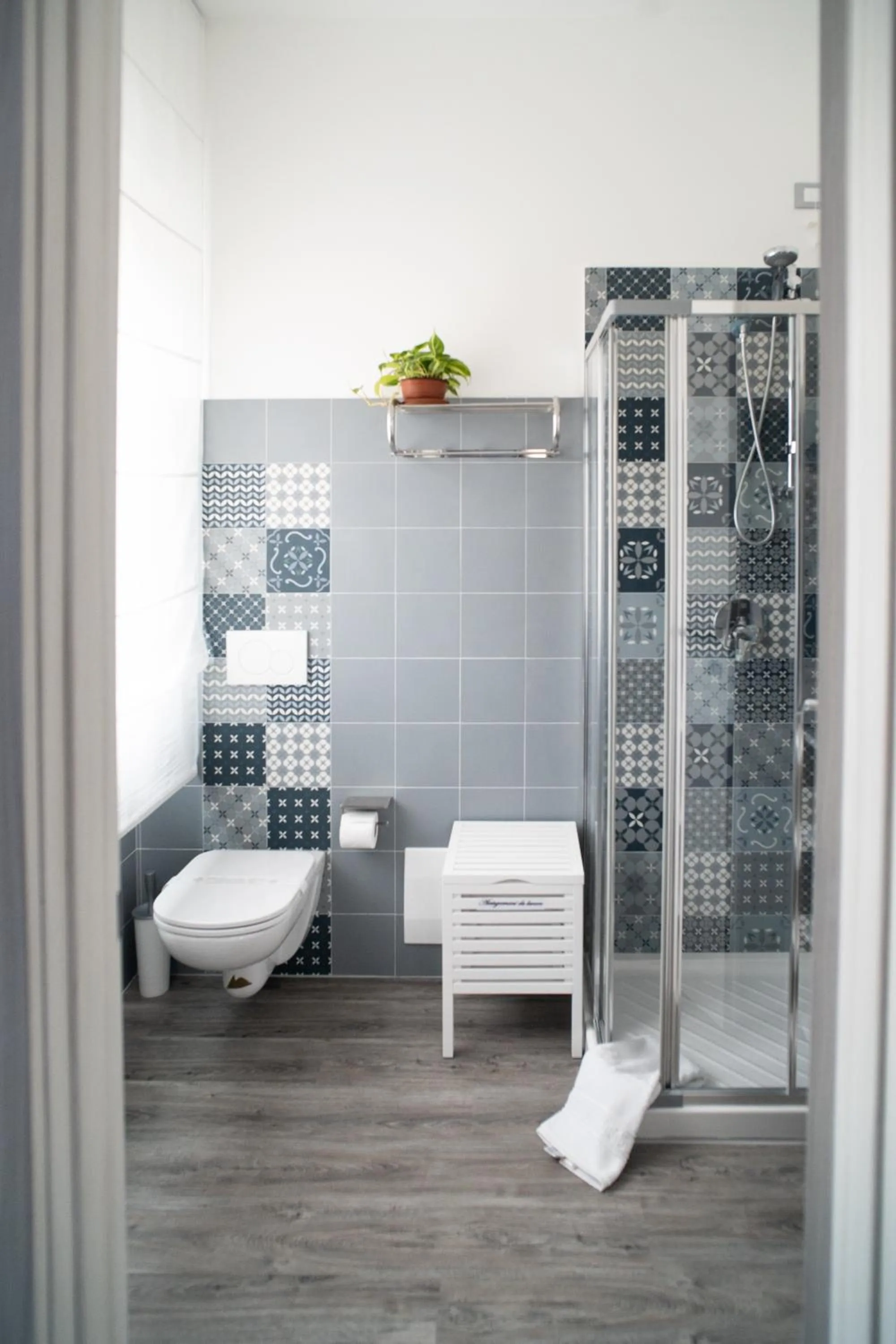 Shower in Baldacci Bed & Breakfast