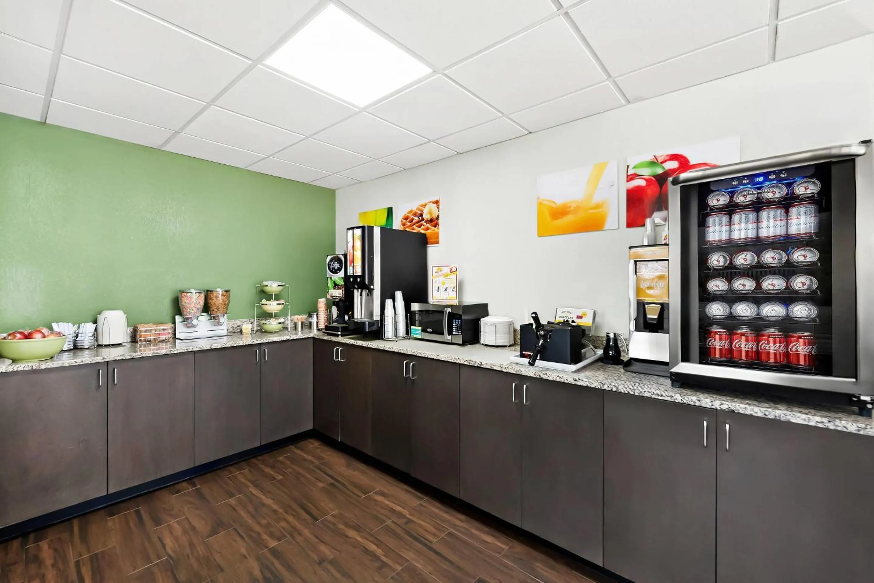 Breakfast in Quality Inn Raeford