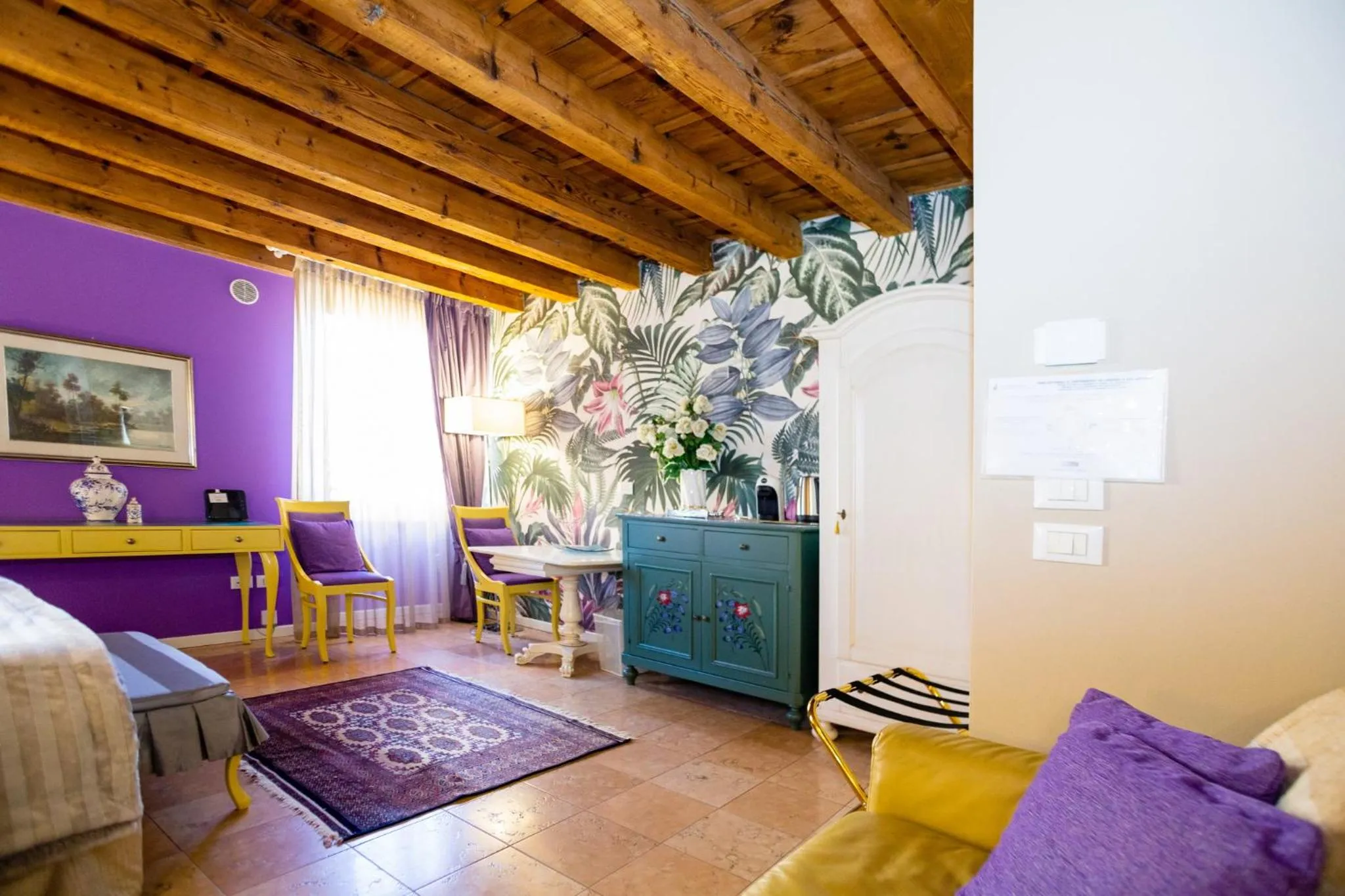Photo of the whole room in Mazzini Suite