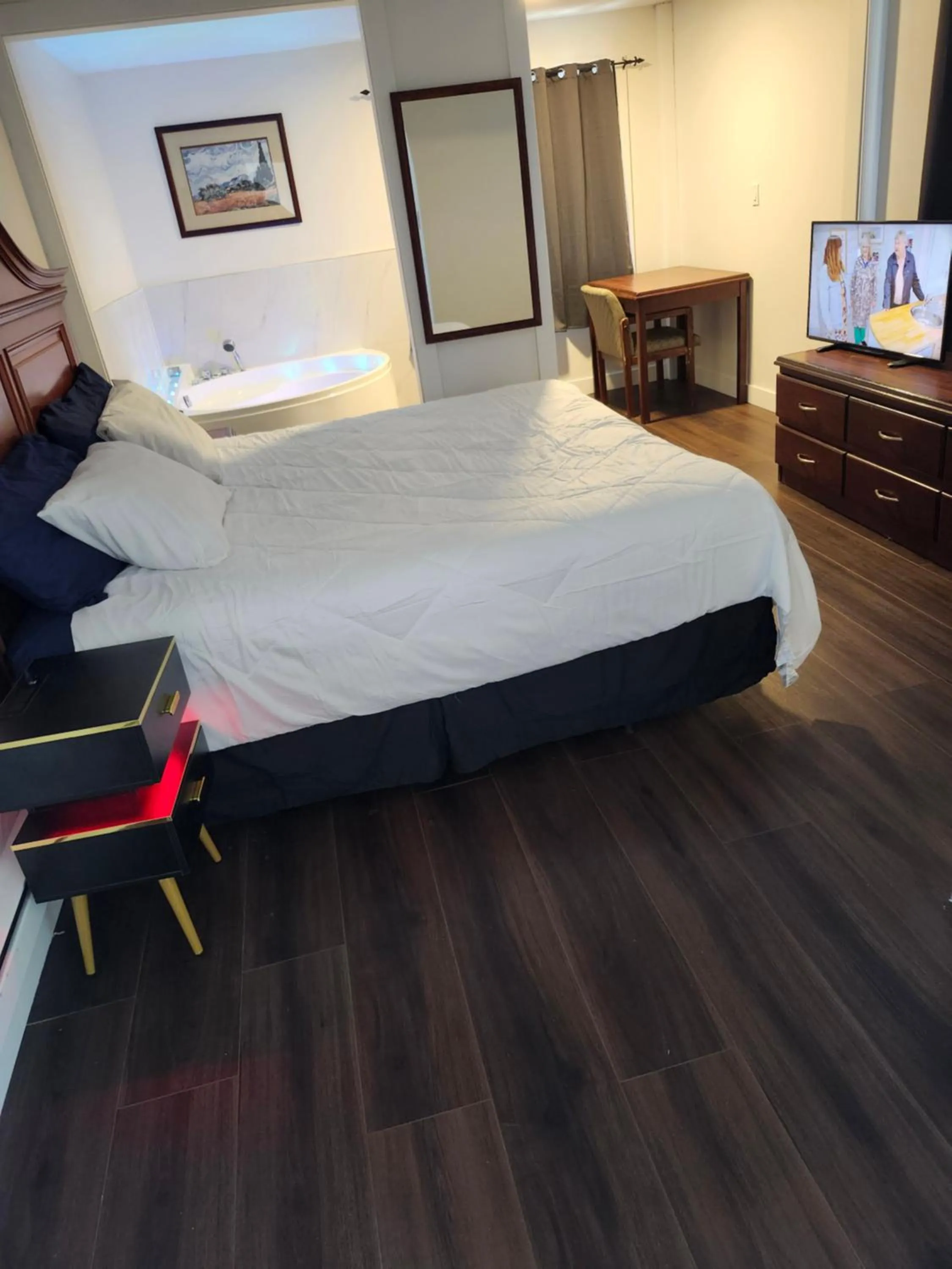 Bedroom, Bed in Cache Creek Inn