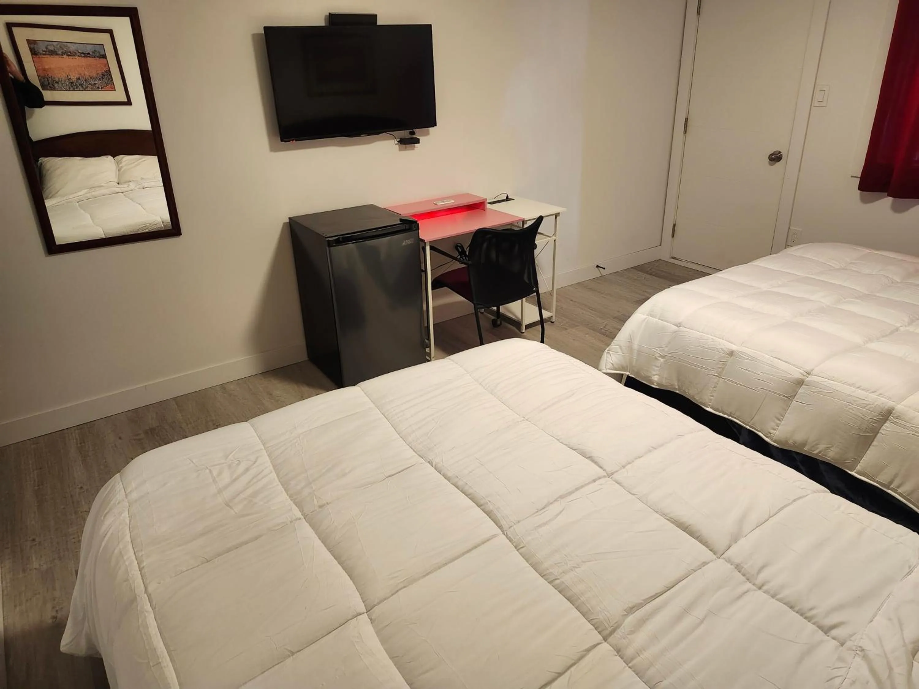 Bedroom, Bed in Cache Creek Inn