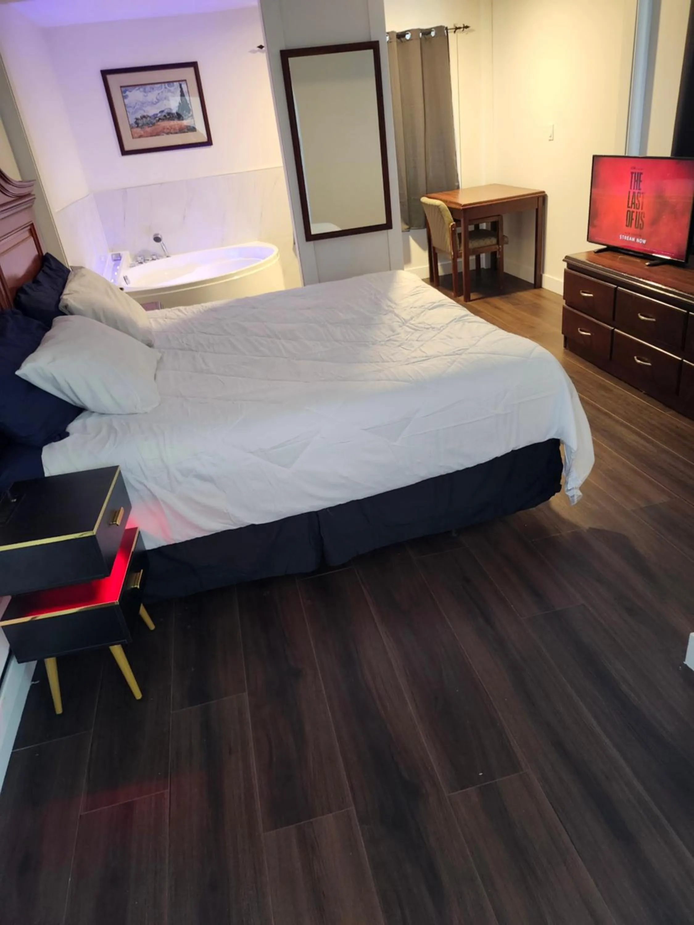 Bedroom, Bed in Cache Creek Inn