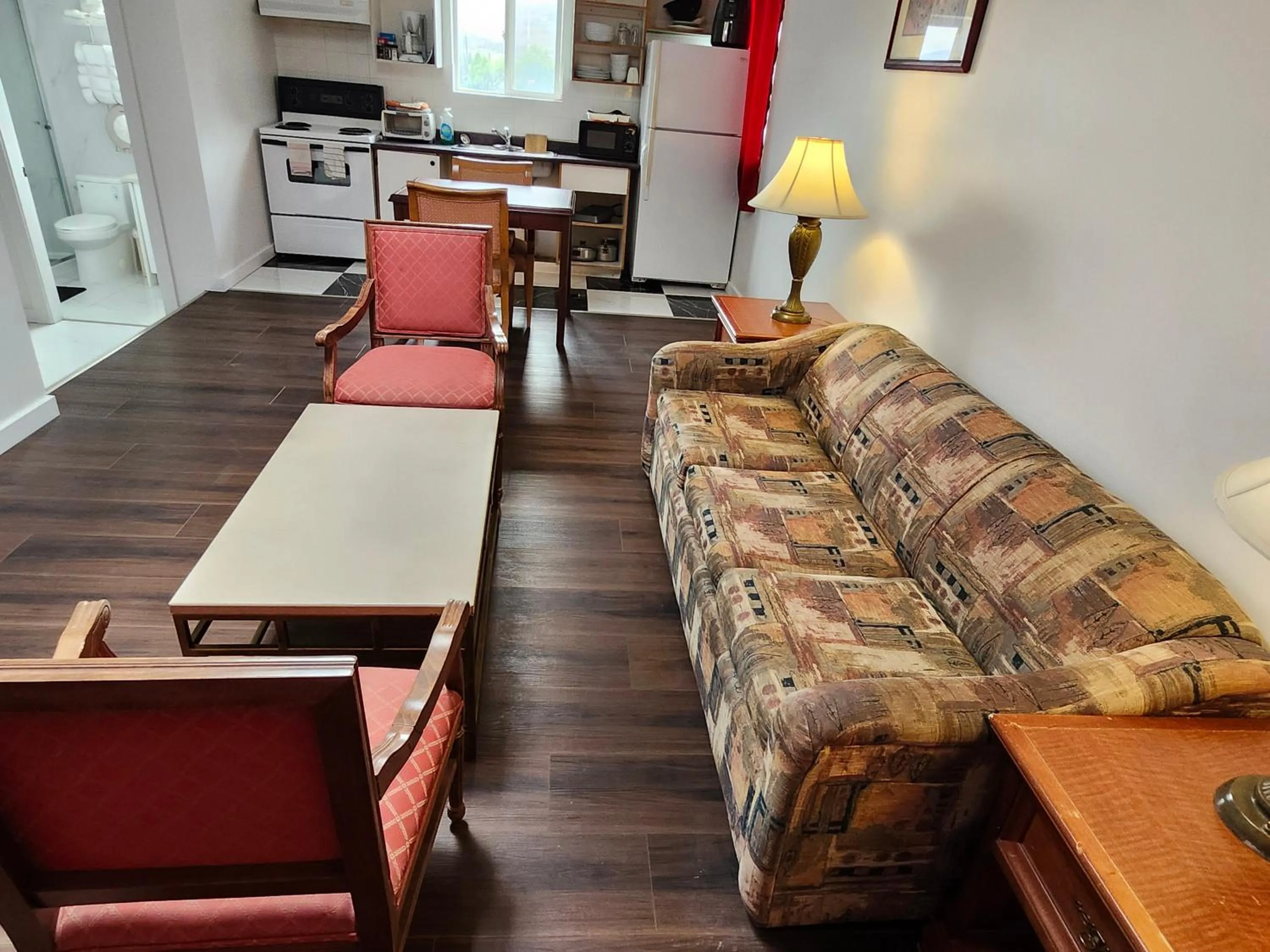 Kitchen or kitchenette in Cache Creek Inn