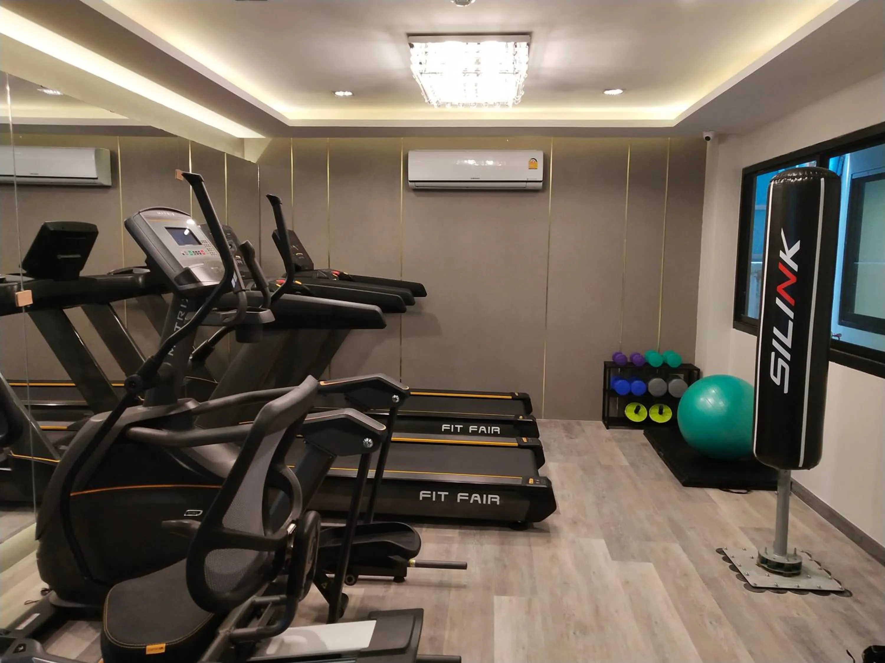 Fitness centre/facilities in Hotel De Sripoom