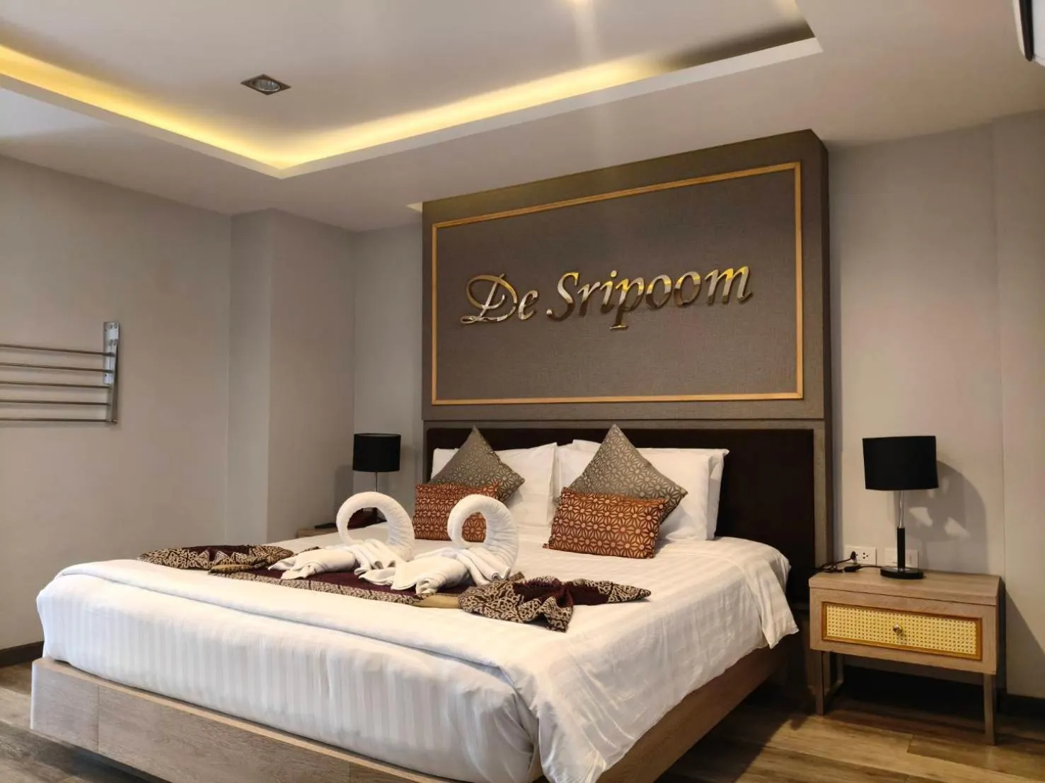 Bedroom, Bed in Hotel De Sripoom