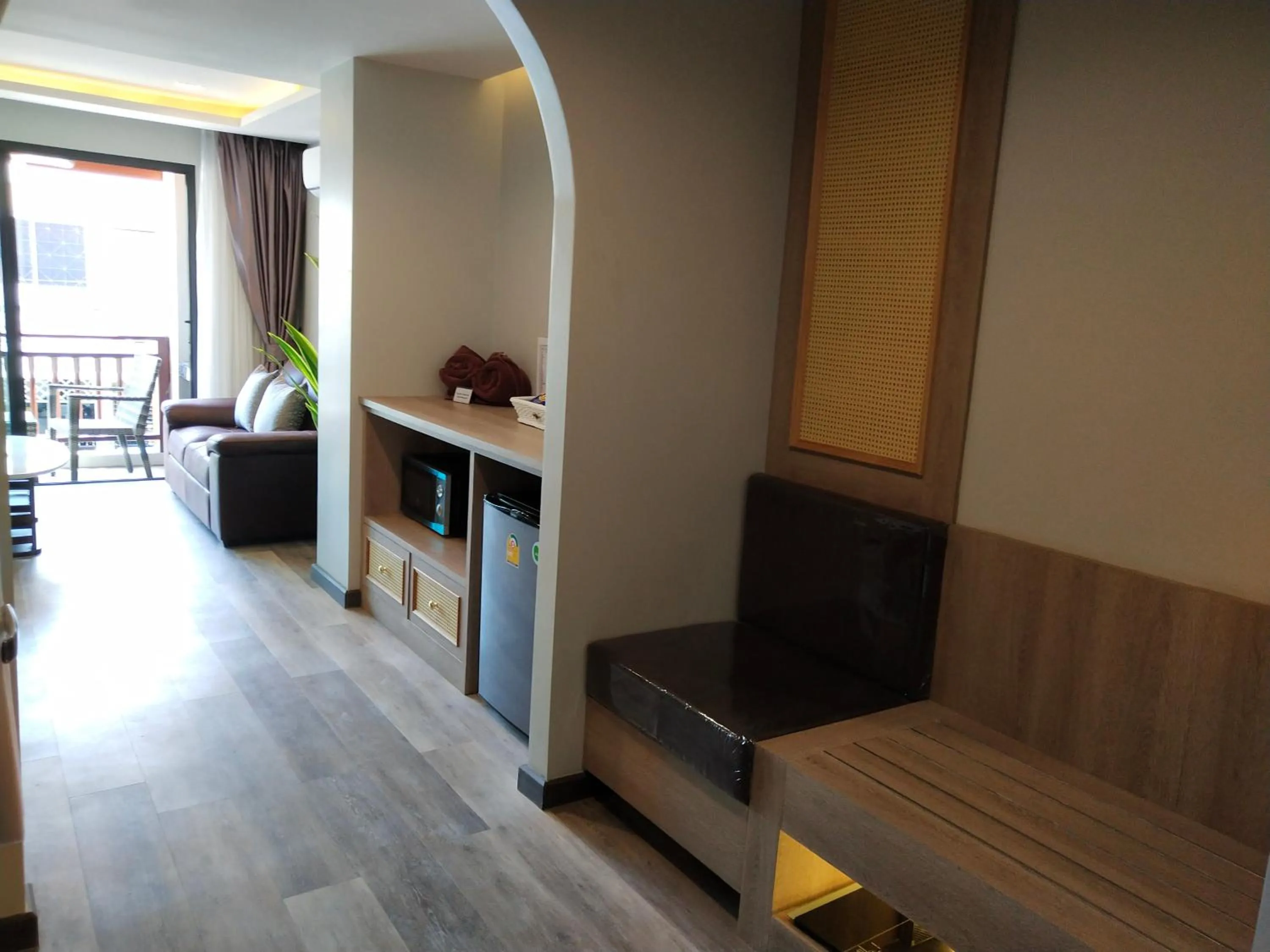 Seating area in Hotel De Sripoom