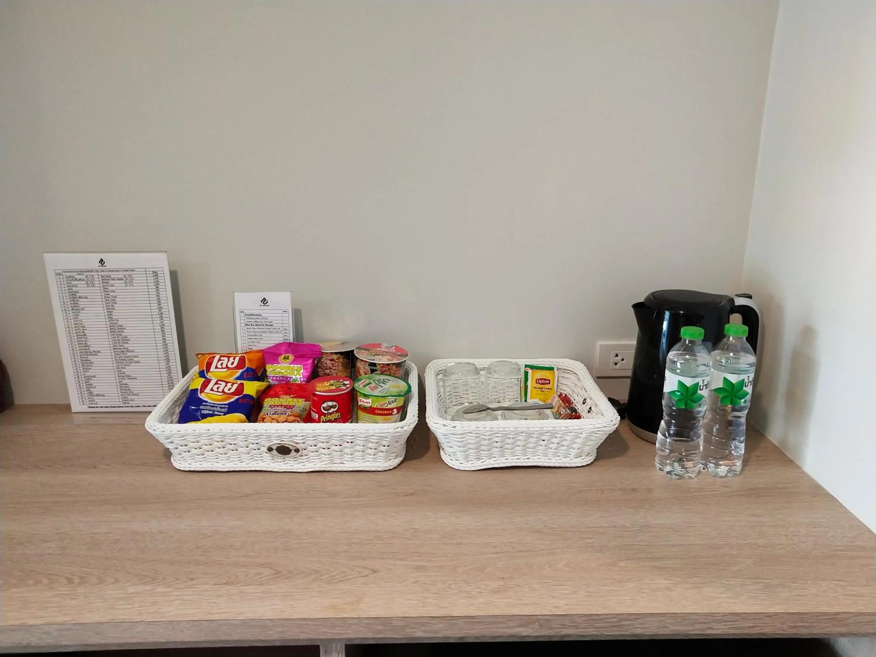 Food and drinks in Hotel De Sripoom