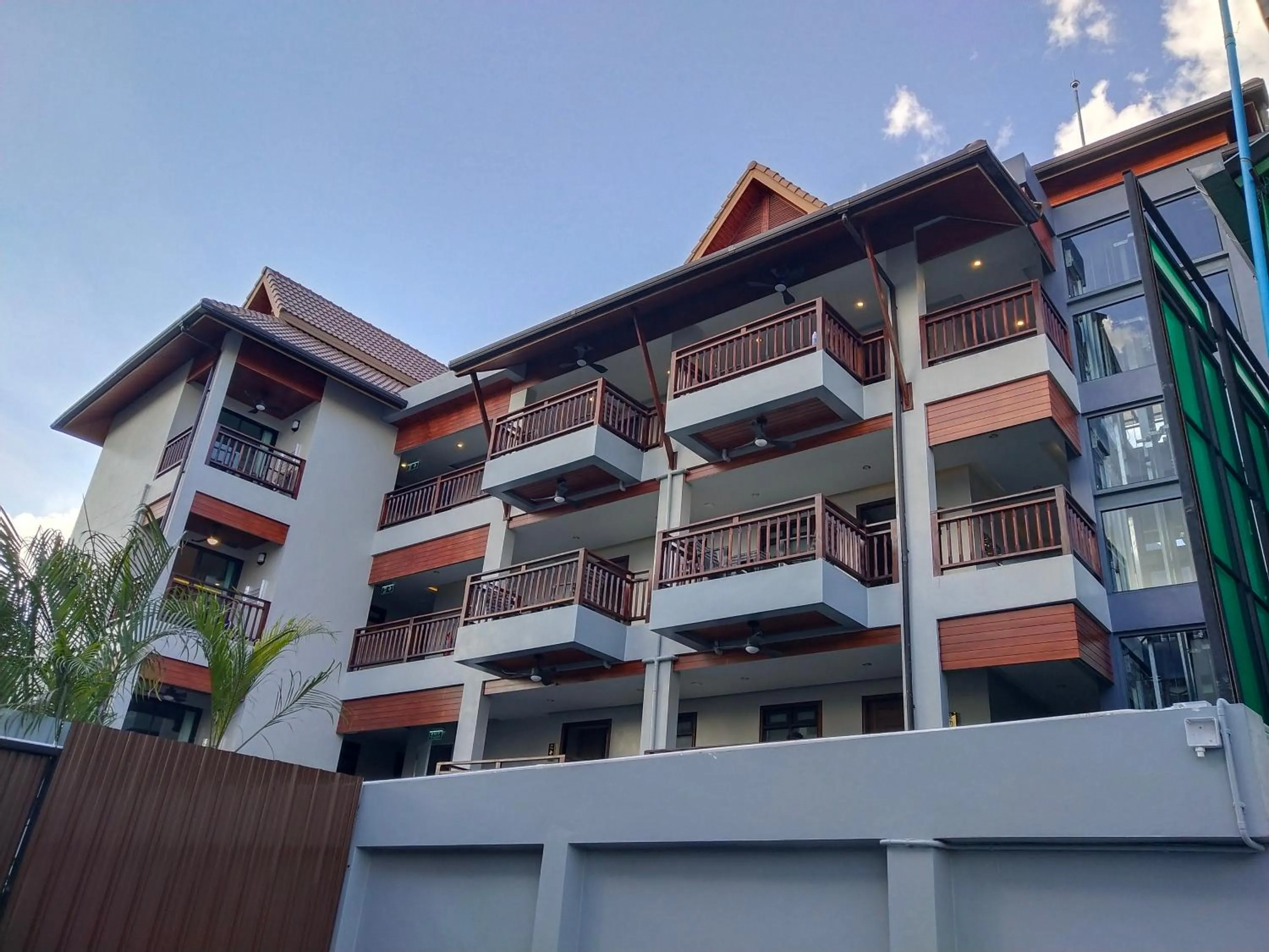 Property building in Hotel De Sripoom