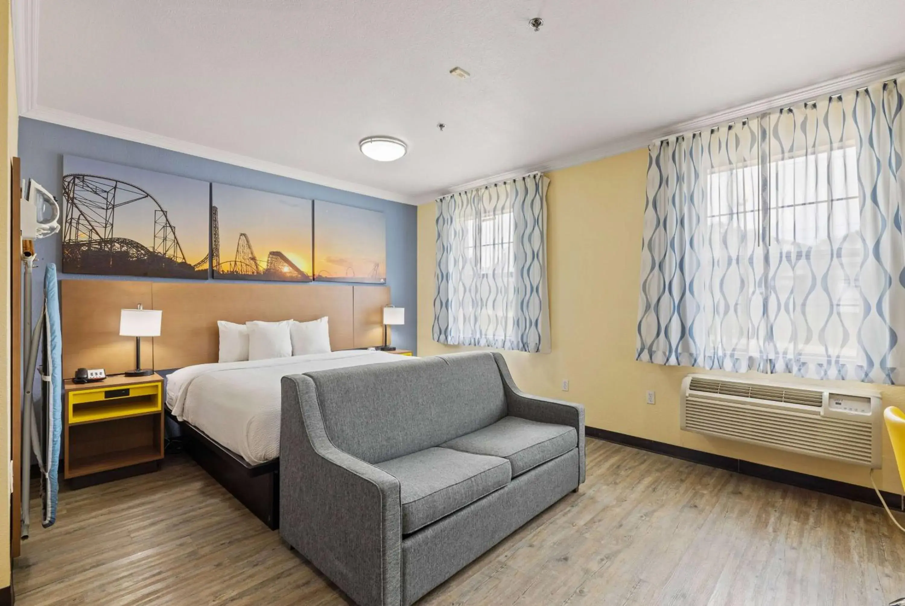 One-Bedroom King Suite - Non-Smoking in Days Inn & Suites by Wyndham DFW Airport South-Euless One-Bedroom King Suite - Non-Smoking in Days Inn & Suites by Wyndham DFW Airport South-Euless