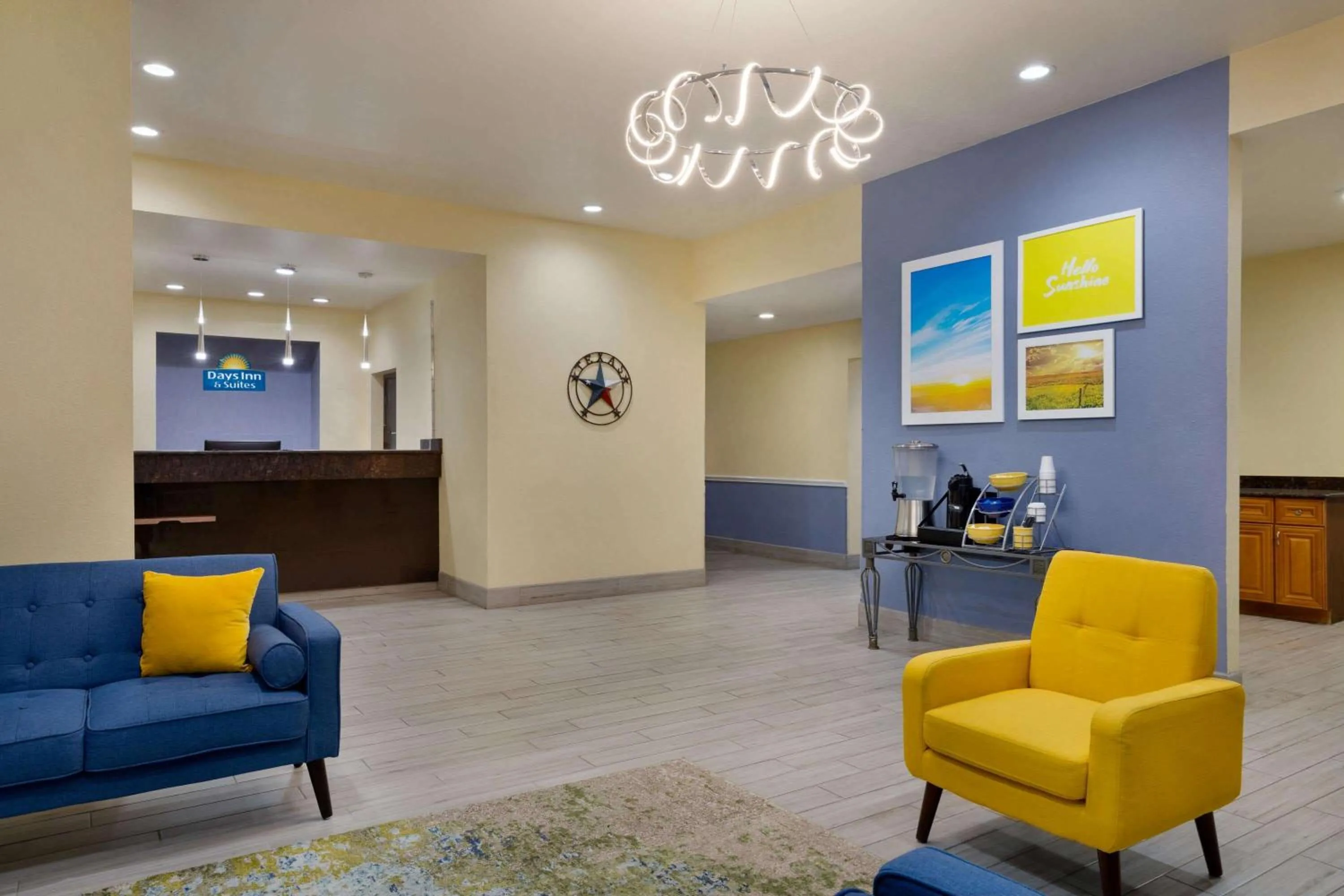 Lobby or reception in Days Inn & Suites by Wyndham DFW Airport South-Euless