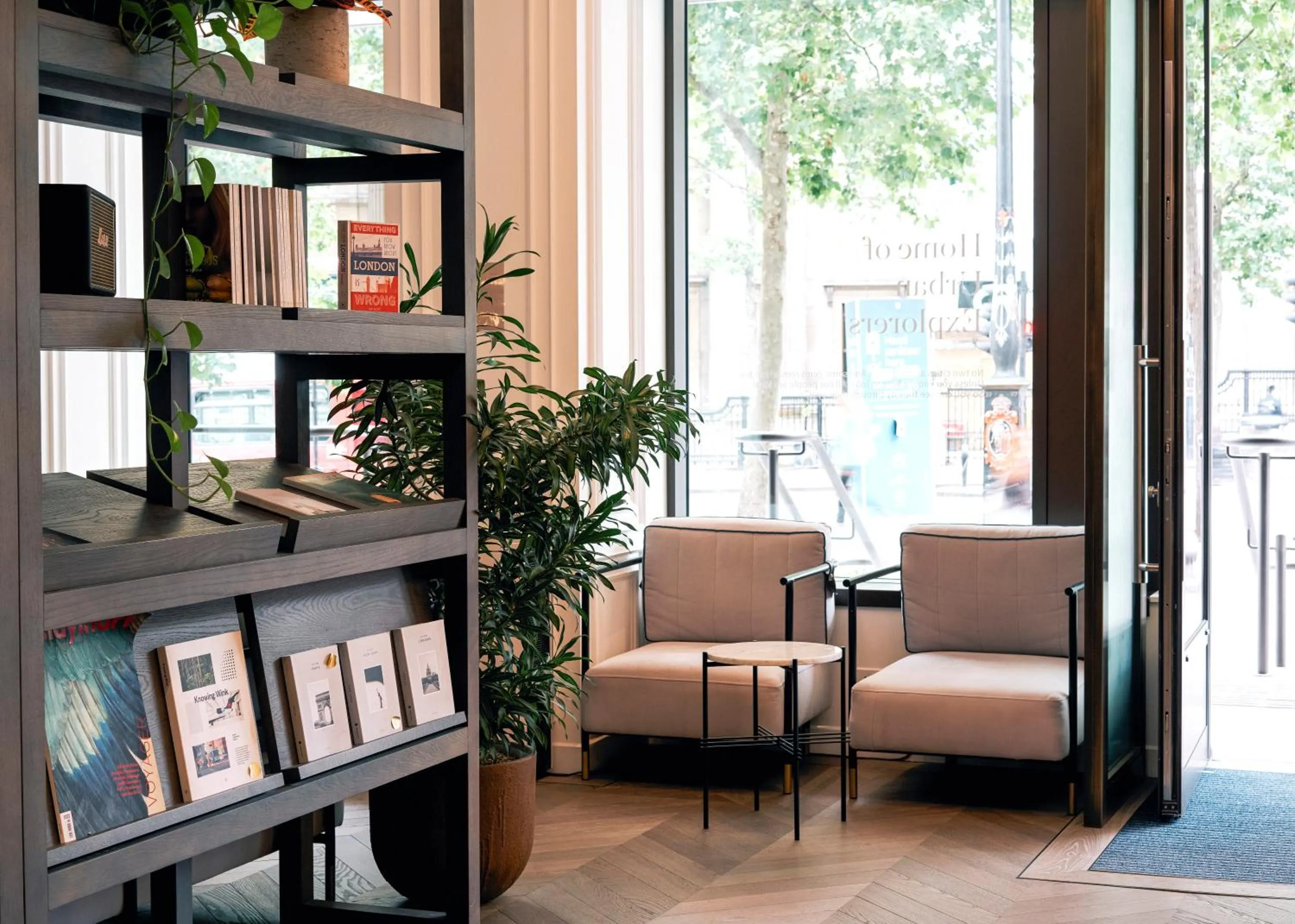 Restaurant/places to eat in Page8, Page Hotels