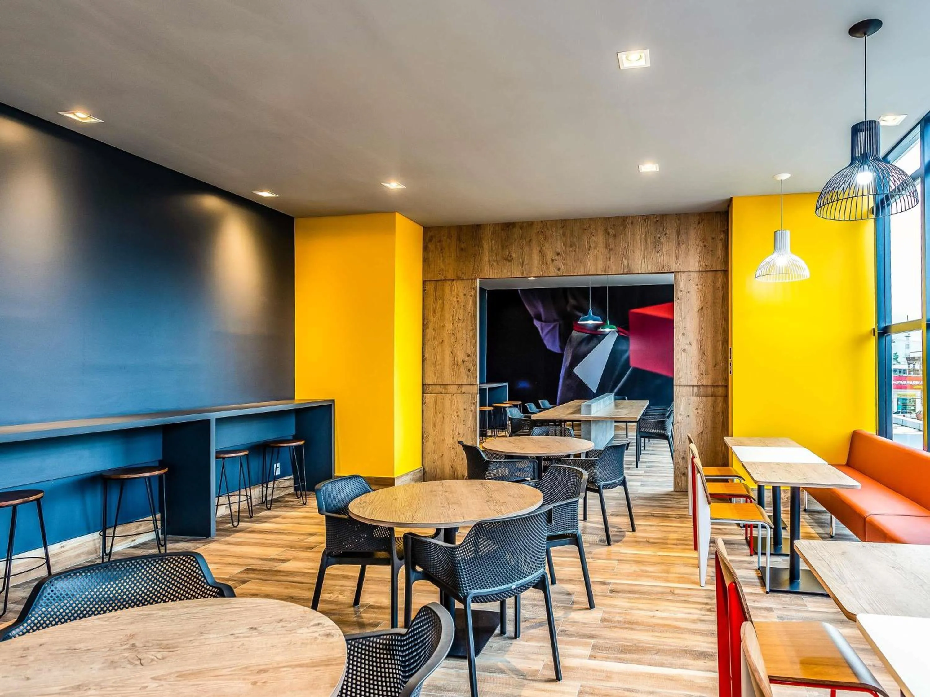 Lounge or bar in ibis Palmas Avenida JK