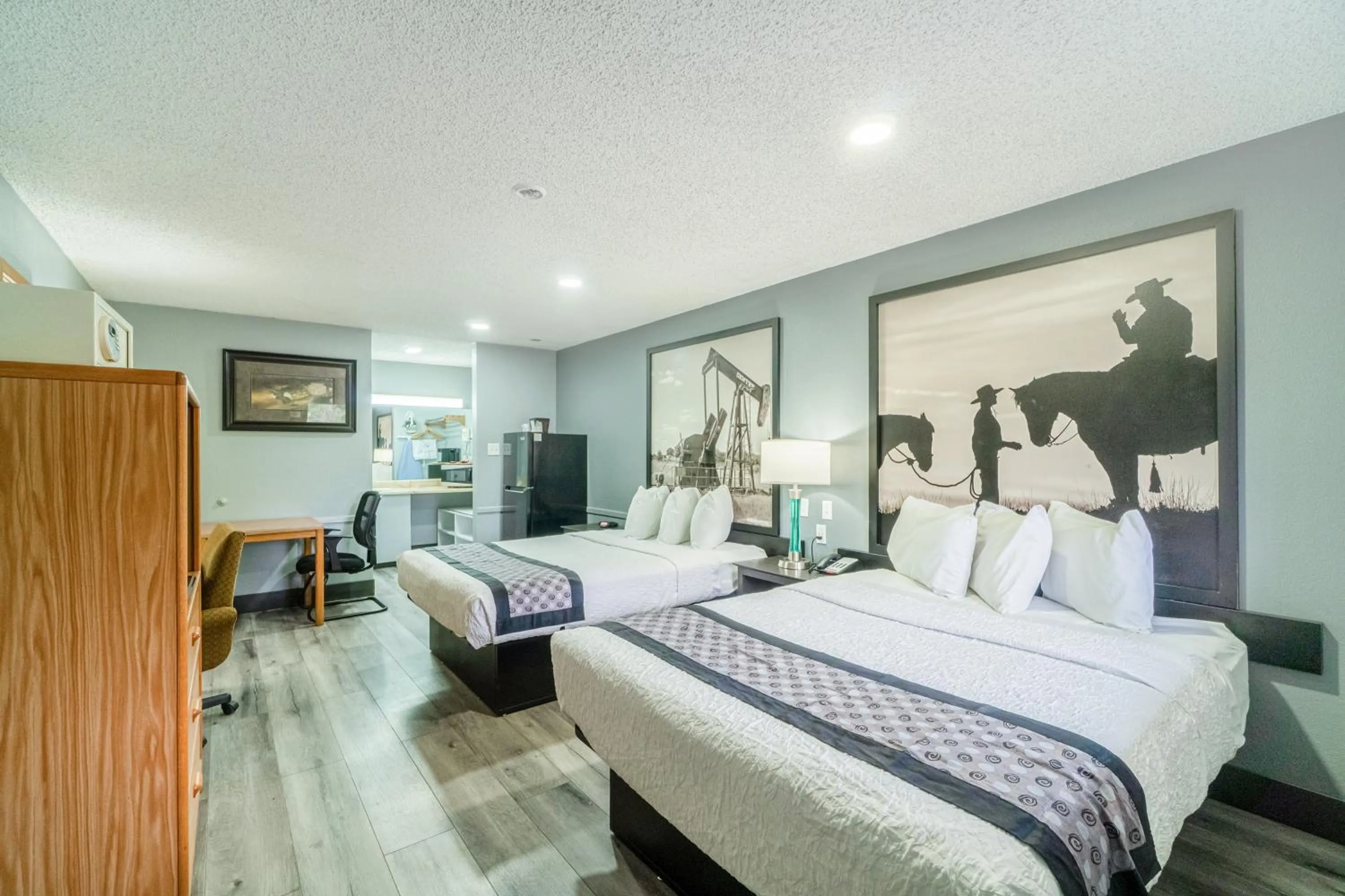 Bedroom, Bed in Purple Sage By OYO Snyder TX