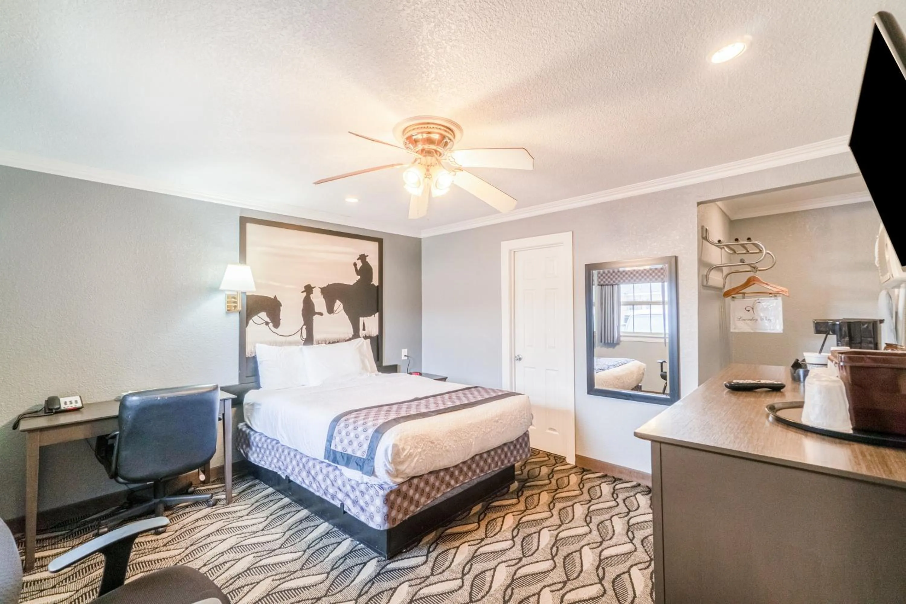 Bedroom, Bed in Purple Sage By OYO Snyder TX