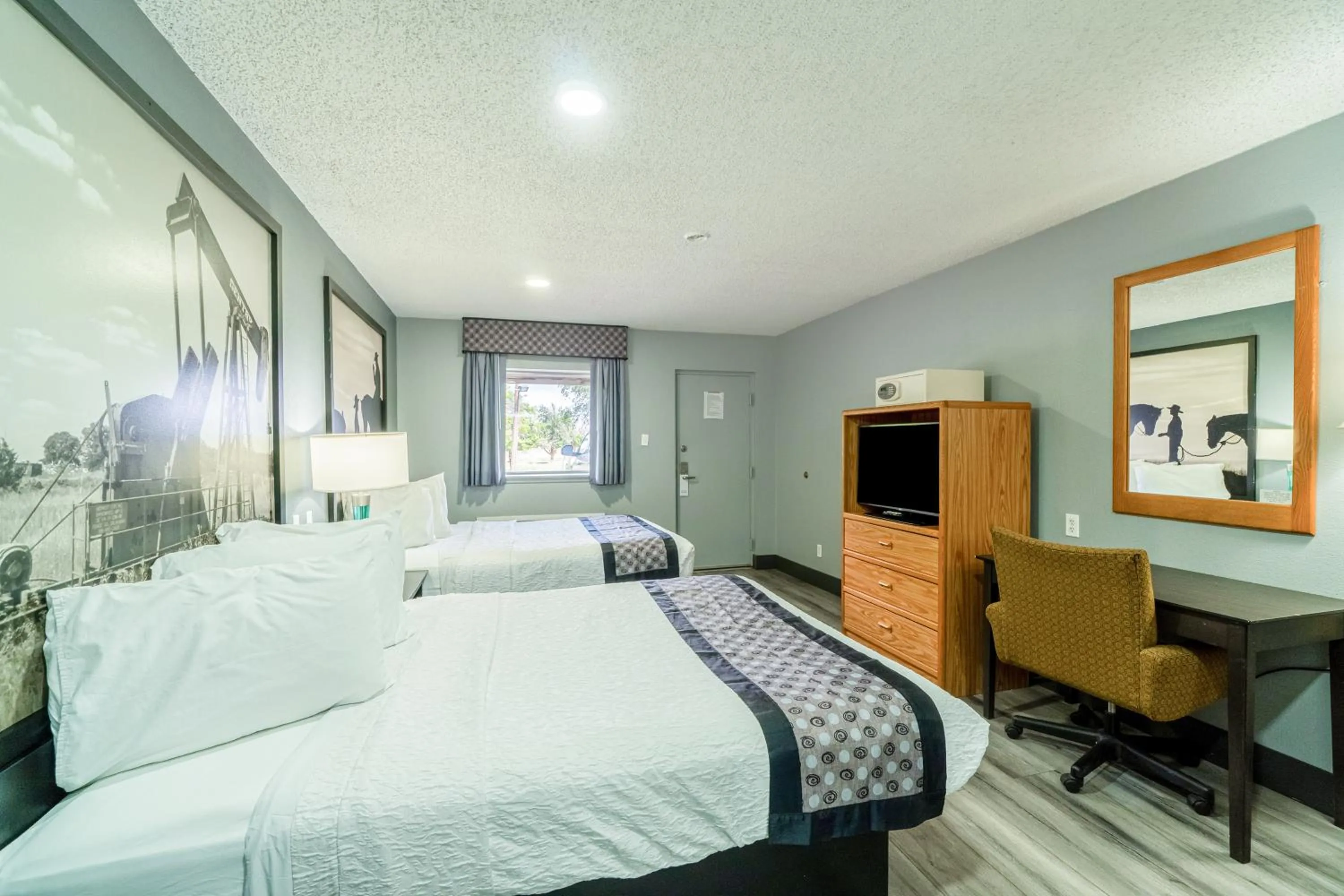 Bedroom, Bed in Purple Sage By OYO Snyder TX