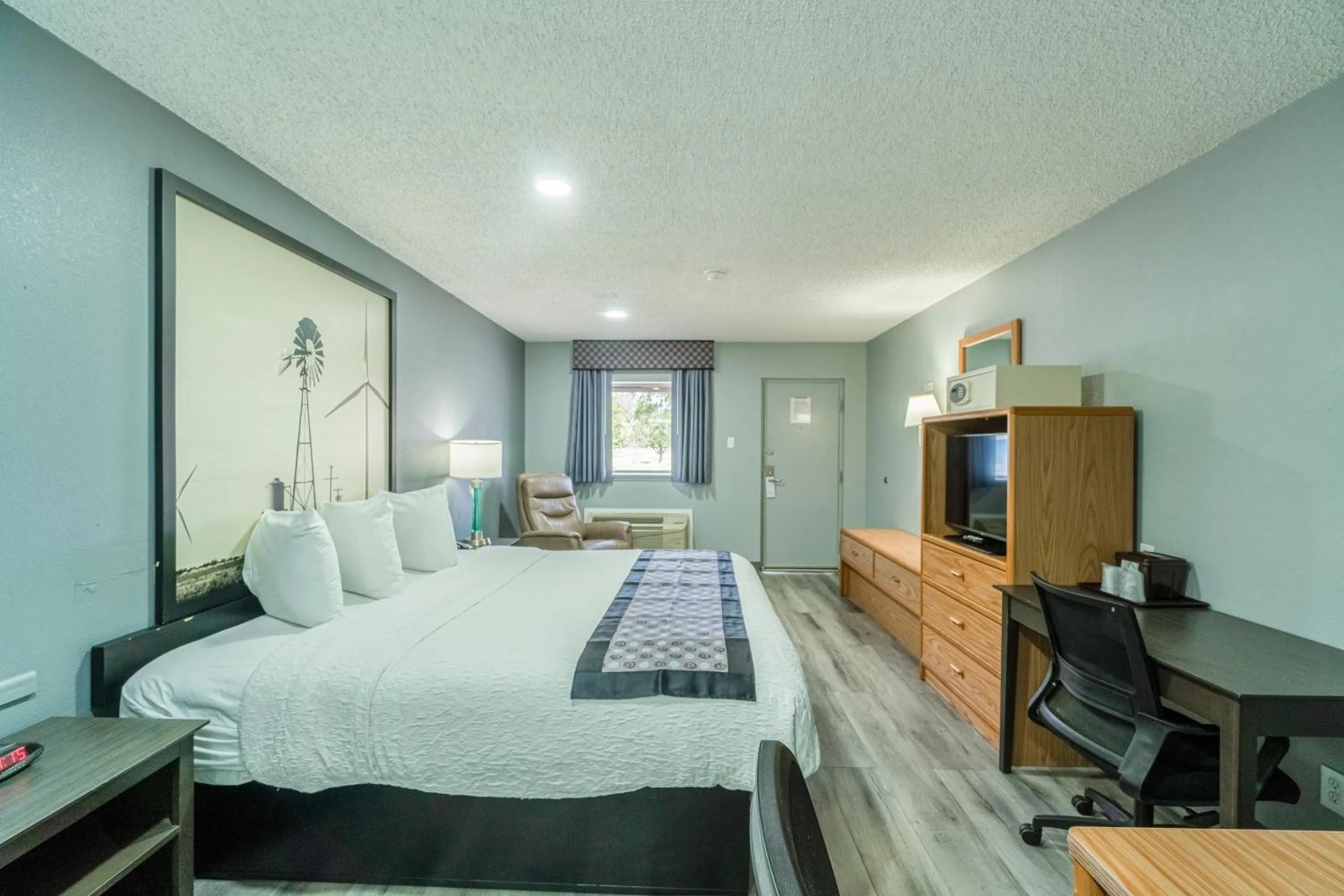 Bedroom, Bed in Purple Sage By OYO Snyder TX