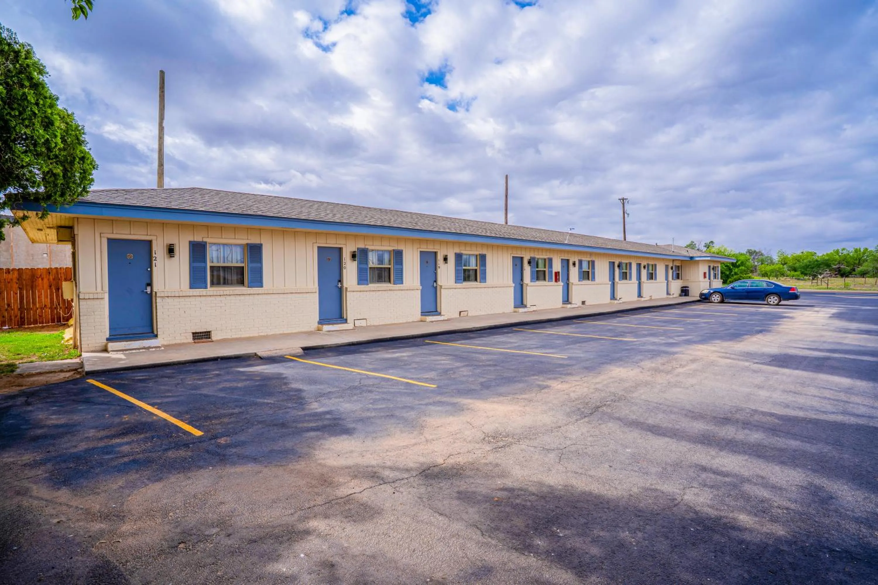 Parking in Purple Sage By OYO Snyder TX