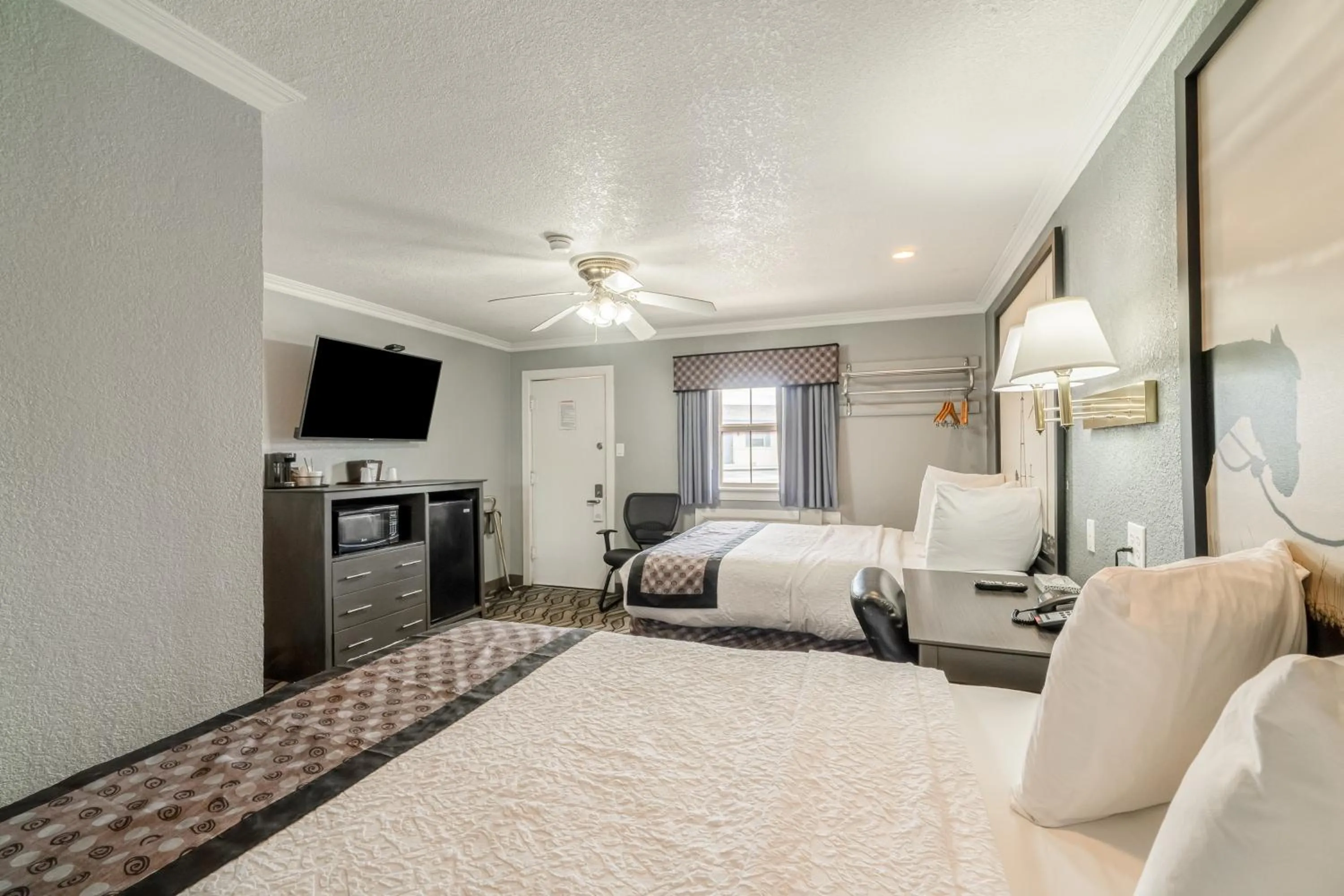 Bedroom, Bed in Purple Sage By OYO Snyder TX