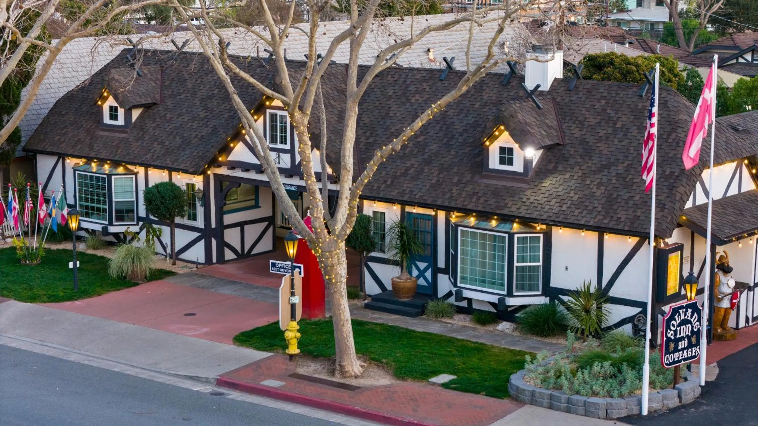 Property building in Solvang Inn & Cottages