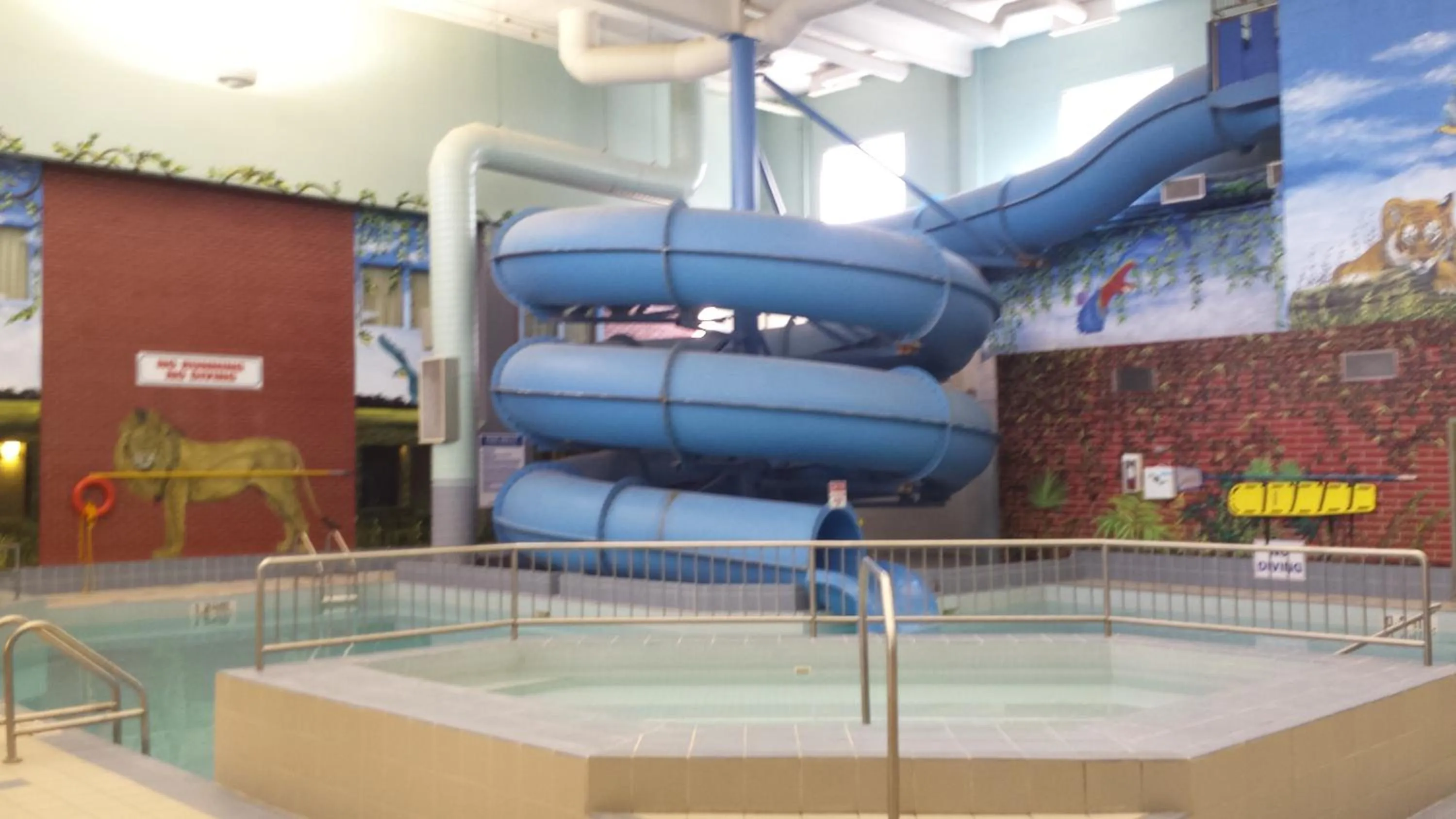 Swimming pool in Canad Inns Destination Centre Fort Garry