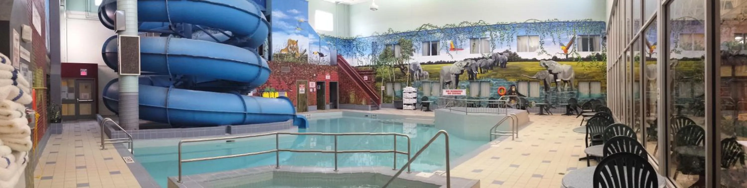 Swimming pool in Canad Inns Destination Centre Fort Garry