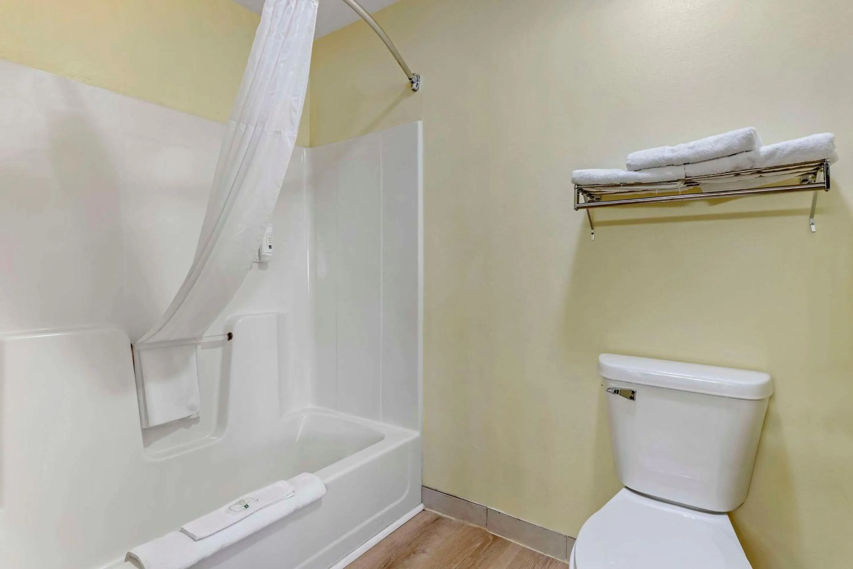 Bedroom in Quality Inn Indianola