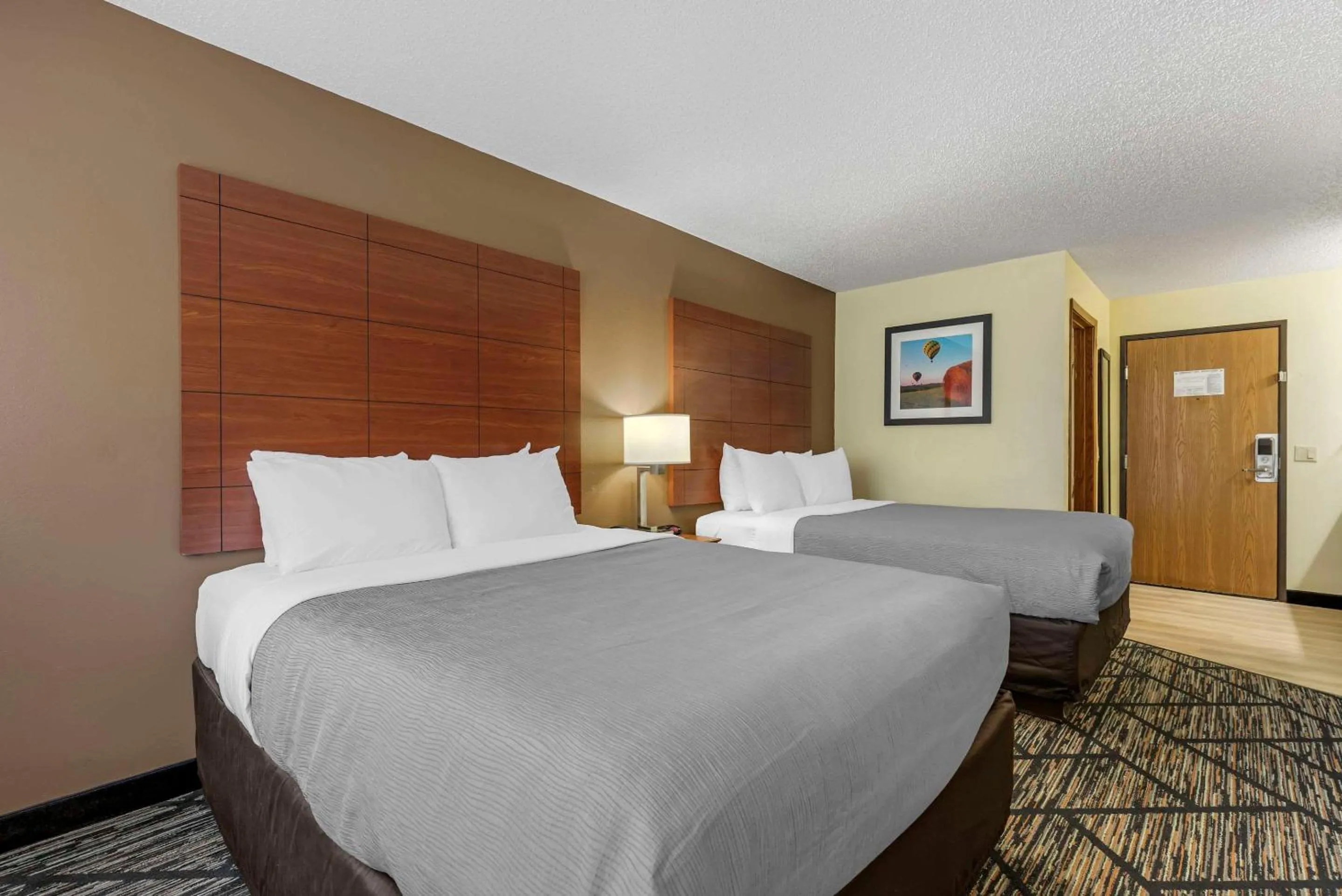 Bed in Quality Inn Indianola