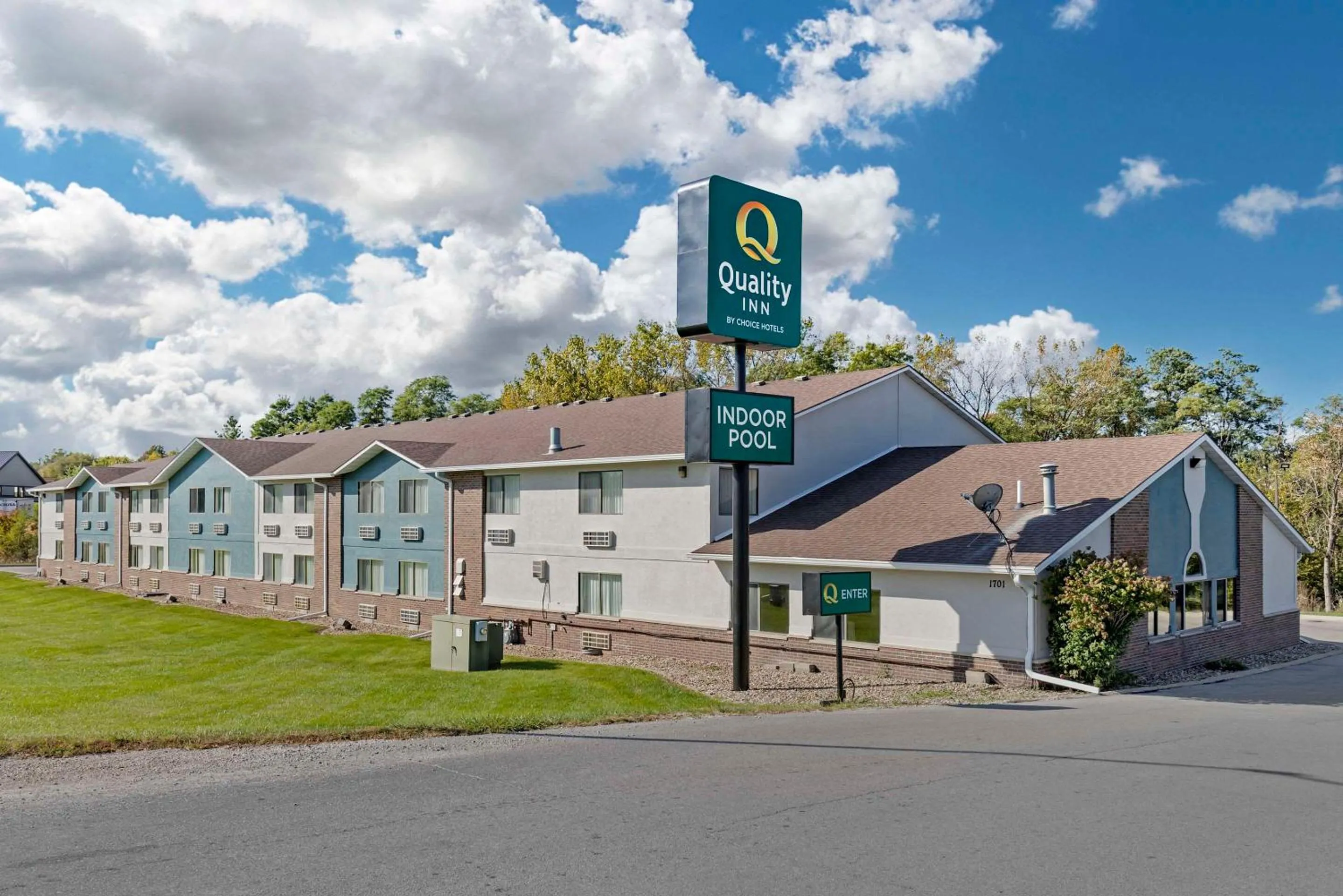 Property building in Quality Inn Indianola