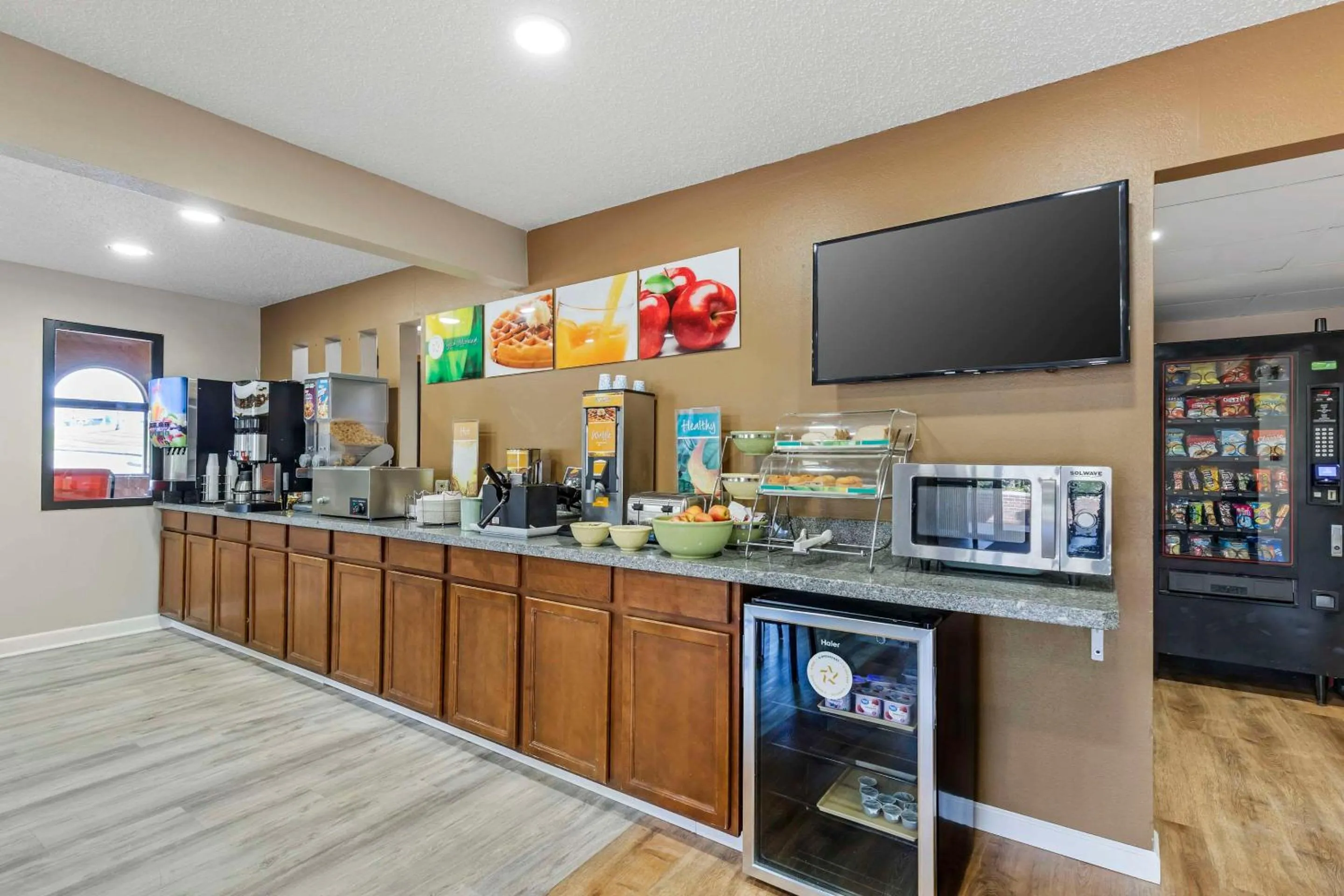 Breakfast in Quality Inn Indianola