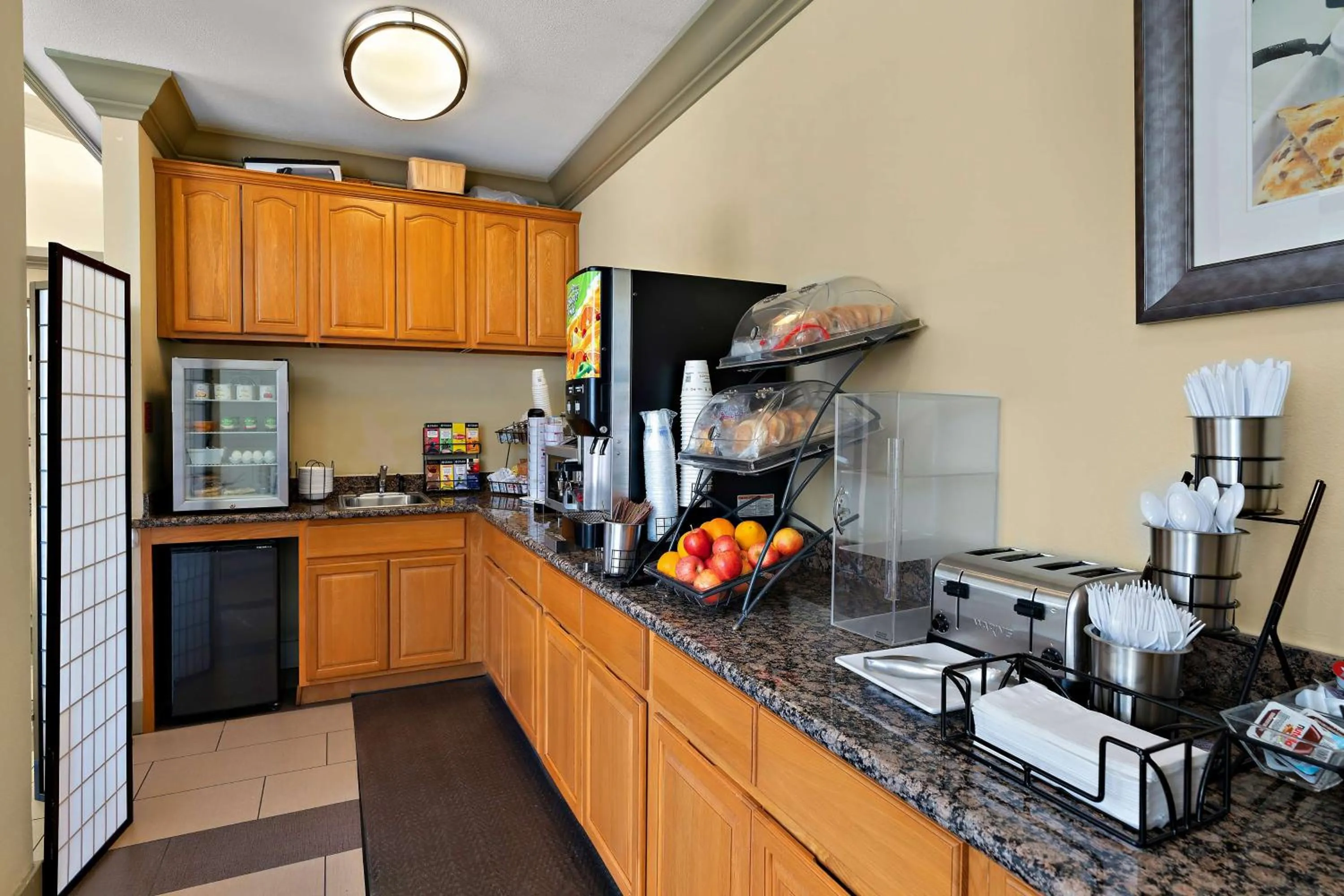 Breakfast in Best Western Willits Inn