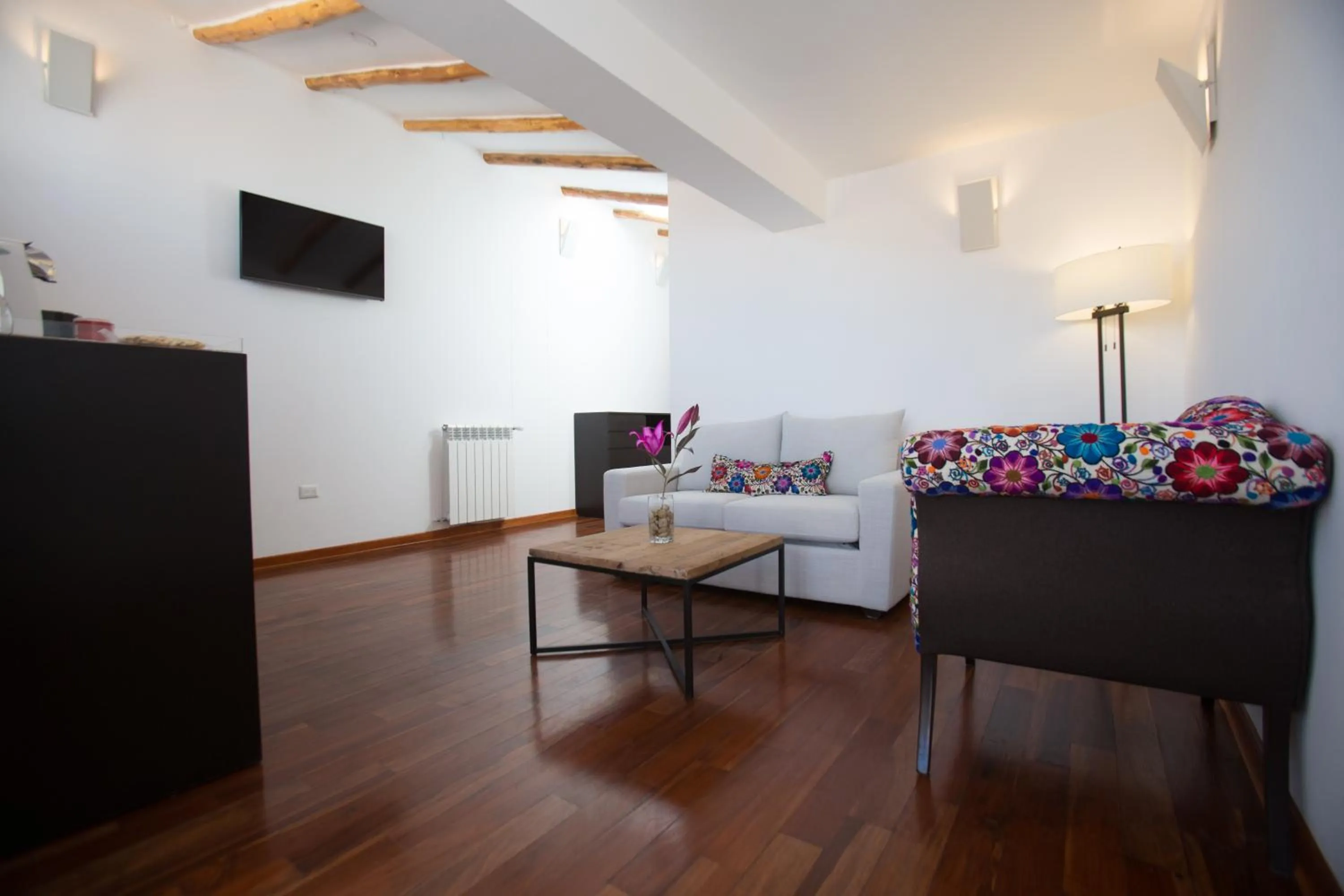 TV and multimedia in Tocuyeros Boutique Hotel