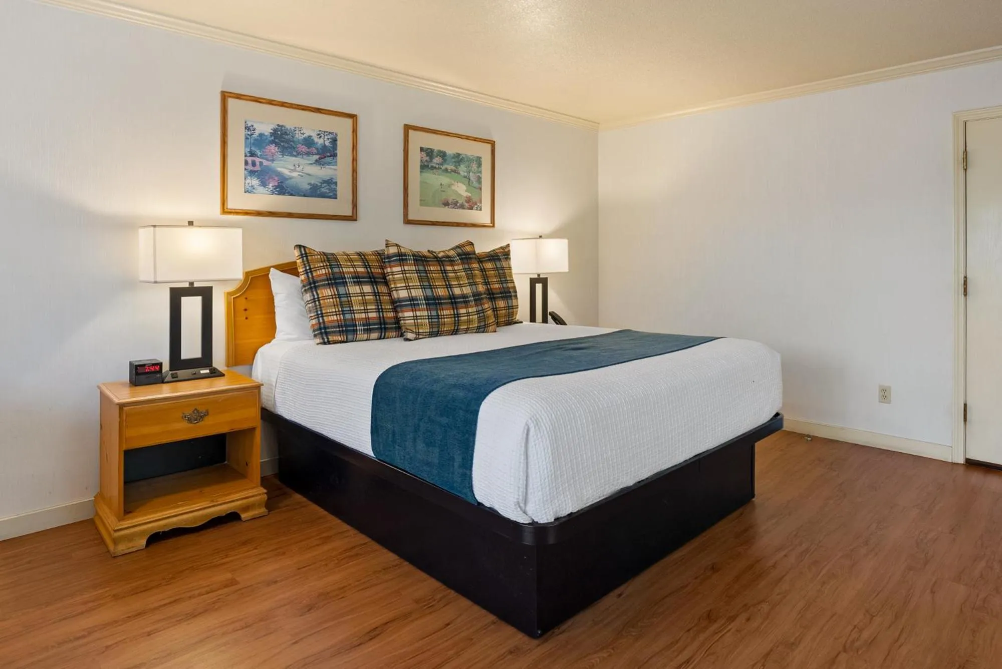 Bedroom, Bed in Sea Pines Golf Resort